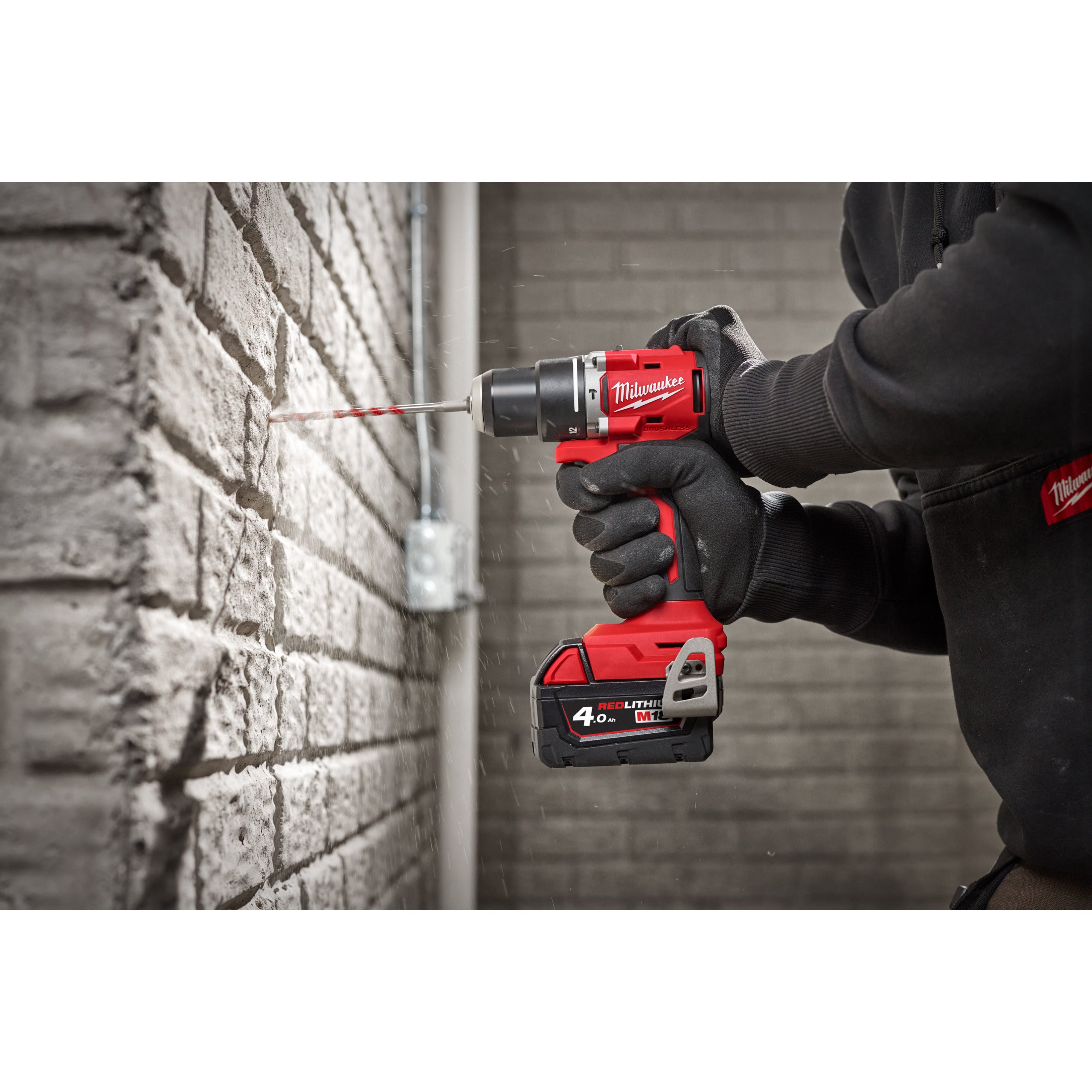 Mașină de găurit, compactă, cu motor fără perii Milwaukee M18 BLDDRC-402C, cod 4933492834