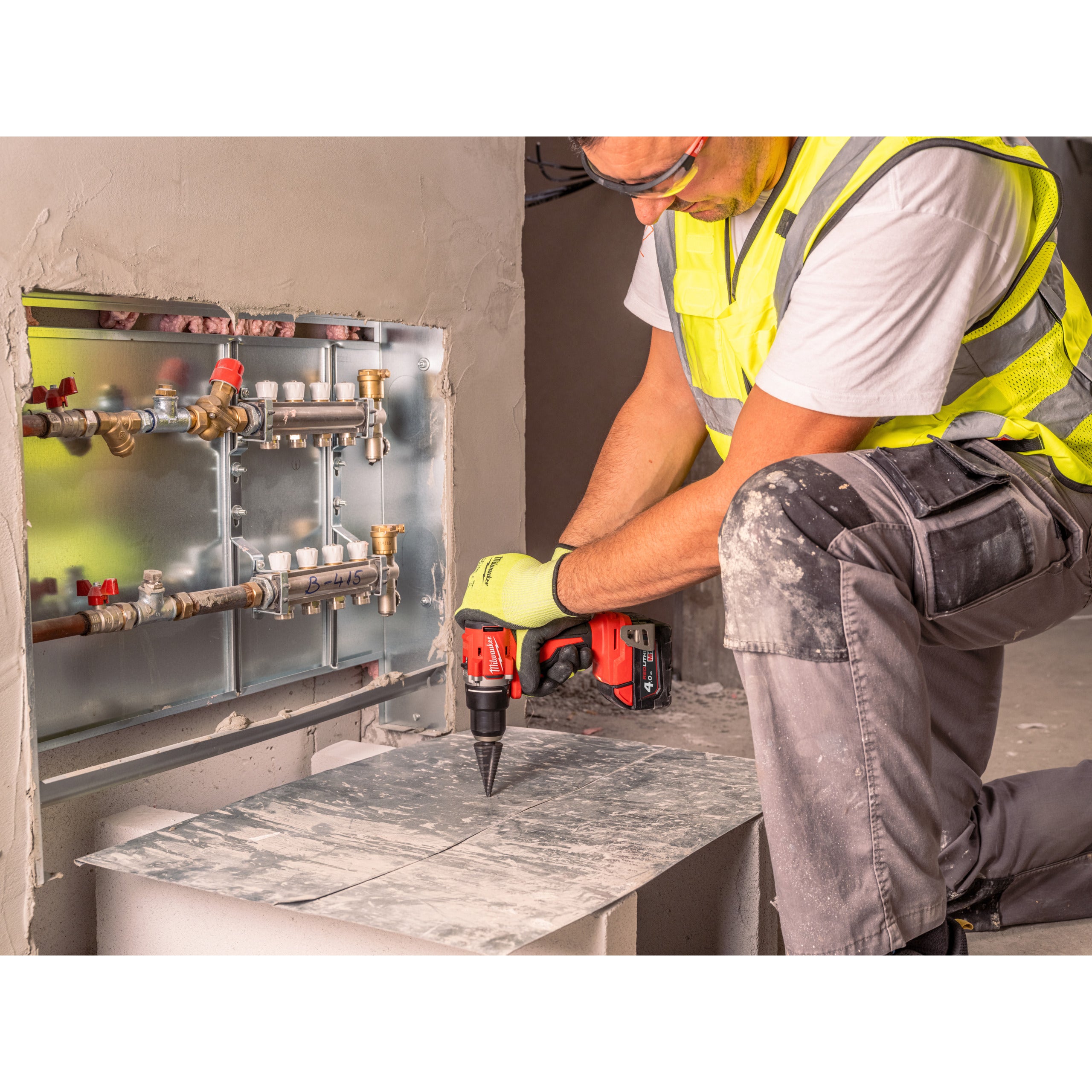 Mașină de găurit, compactă, cu motor fără perii Milwaukee M18 BLDDRC-402C, cod 4933492834