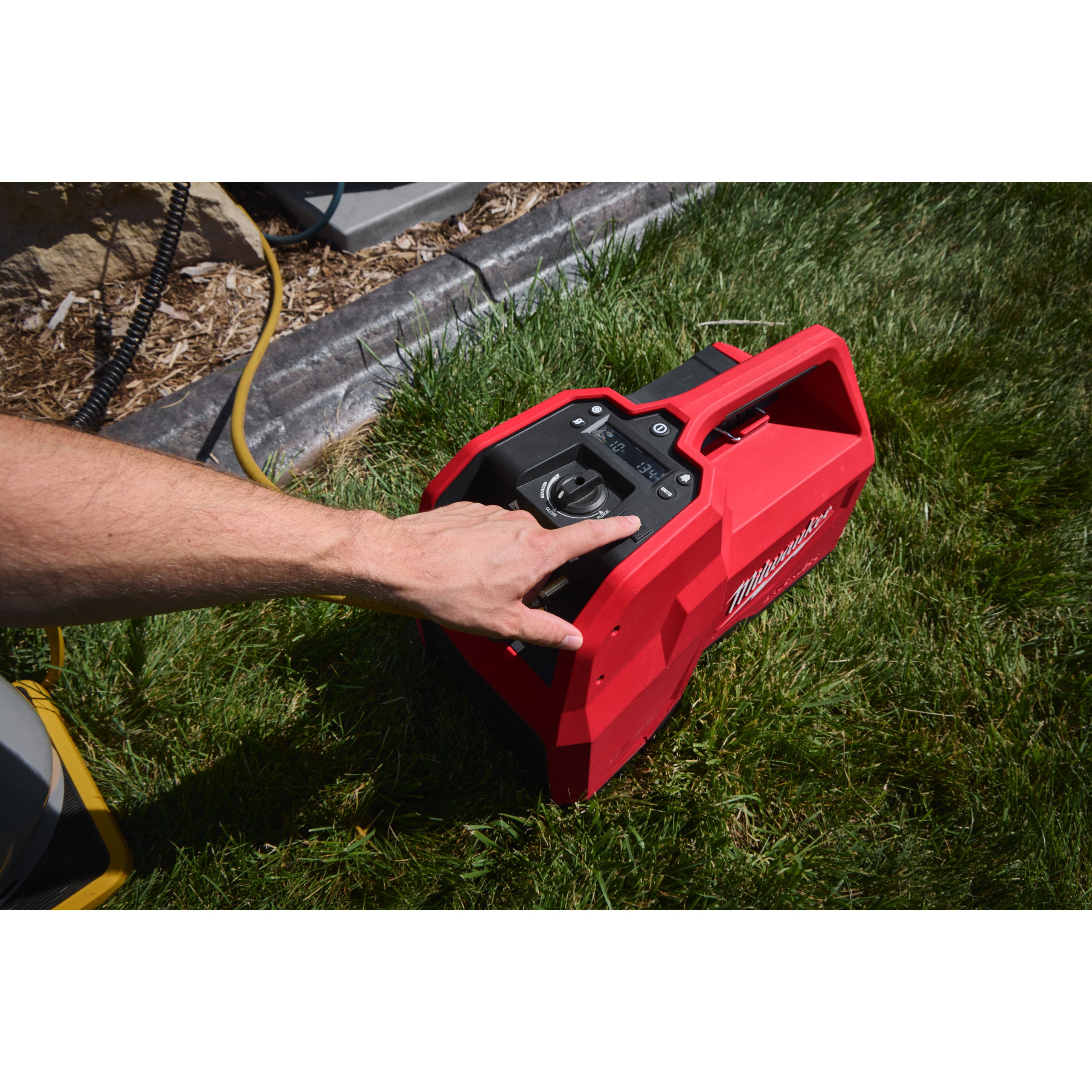 Pompă de recuperare Milwaukee M18 BLRP-121, fără perii, cod 4933498173