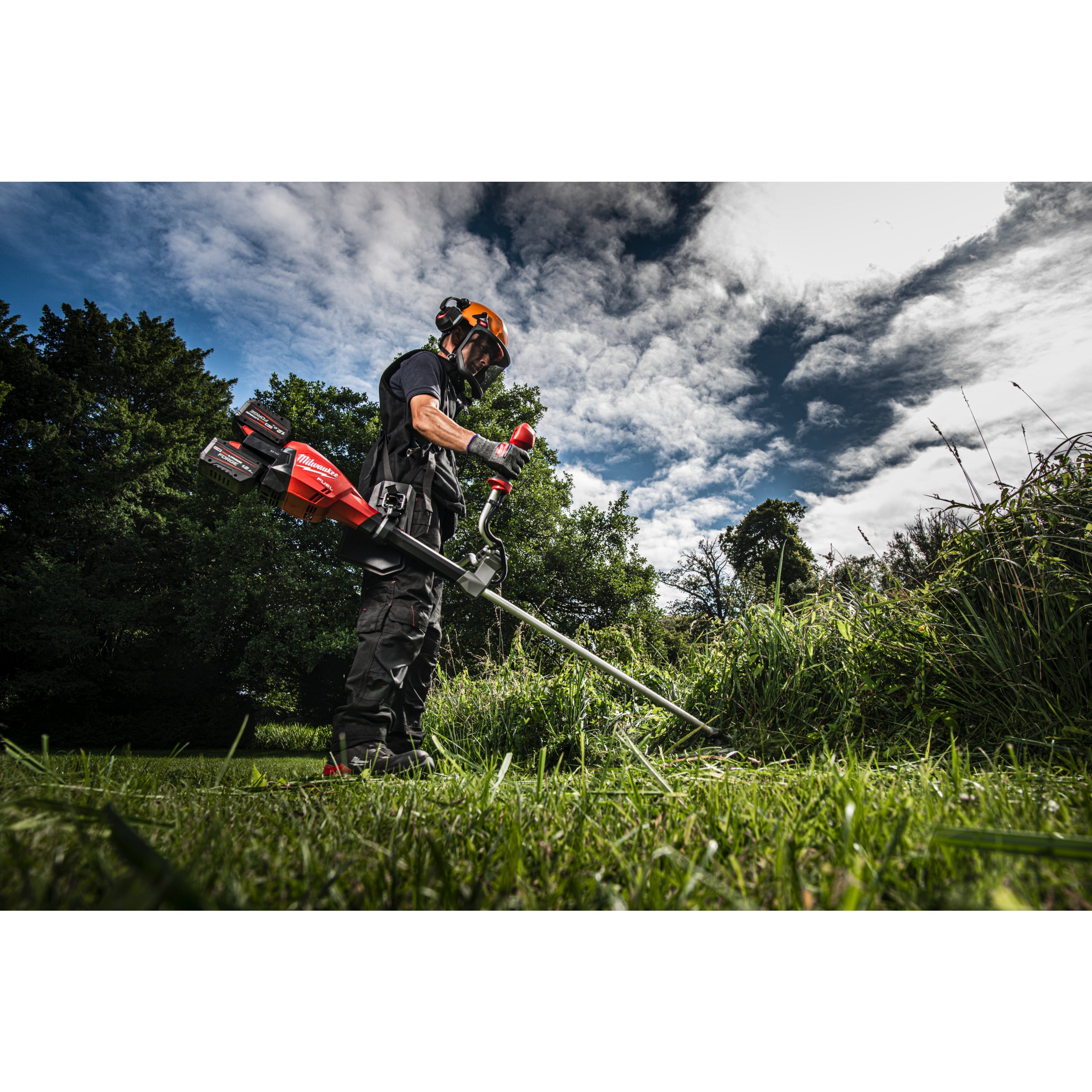 Motocoasă Milwaukee M18 F2BCU-0 FUEL™ cu doi acumulatori, cod 4933480859