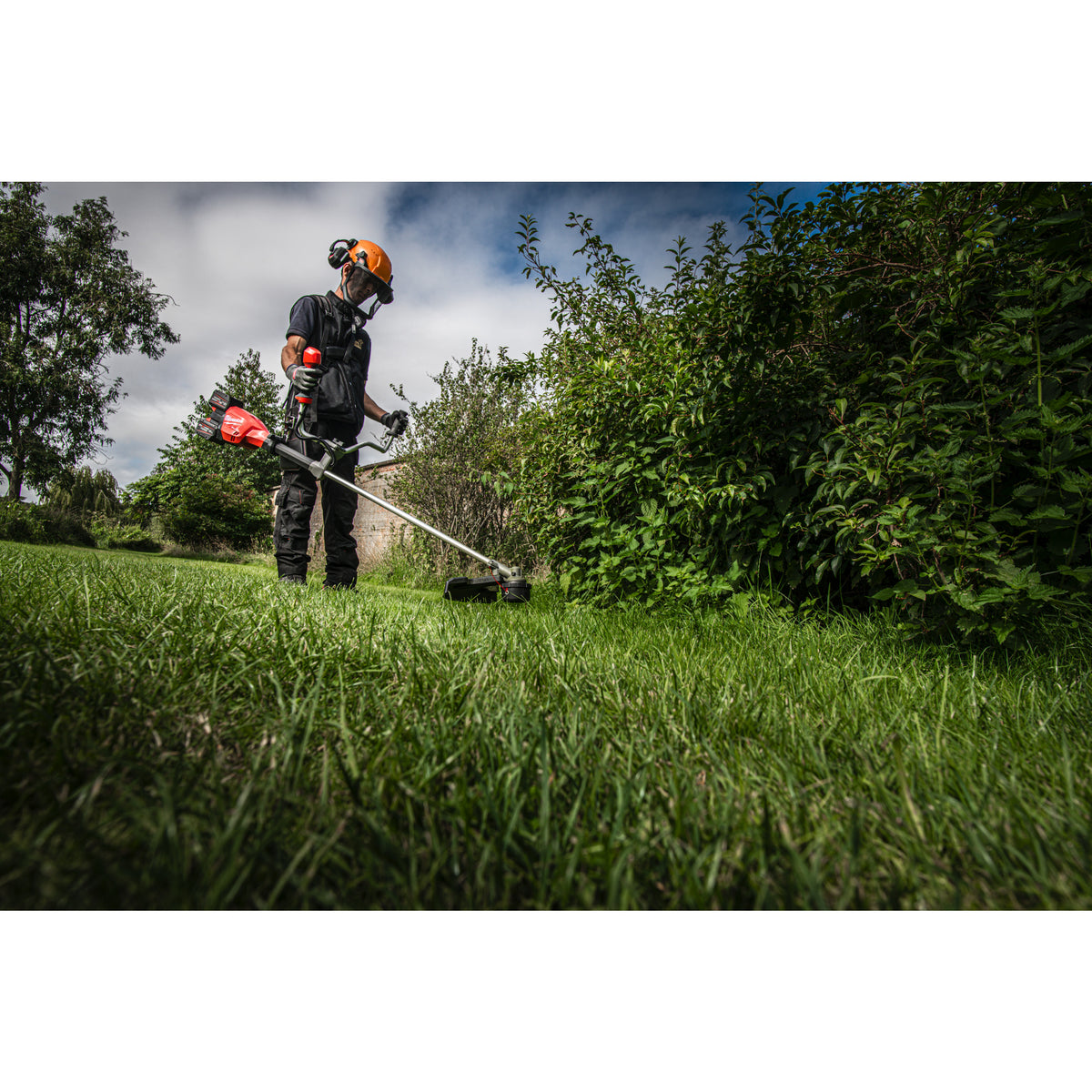 Motocoasă Milwaukee M18 F2BCU-0 FUEL™ cu doi acumulatori, cod 4933480859