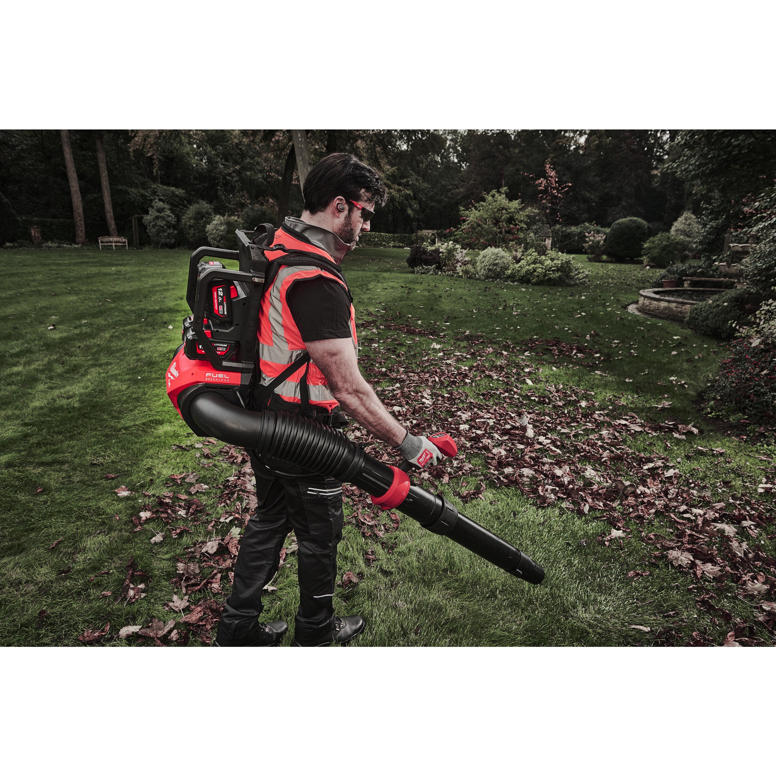 Suflantă Milwaukee M18 F2BPB-124 FUEL™ tip rucsac cu doi acumulatori, cod 4933499231