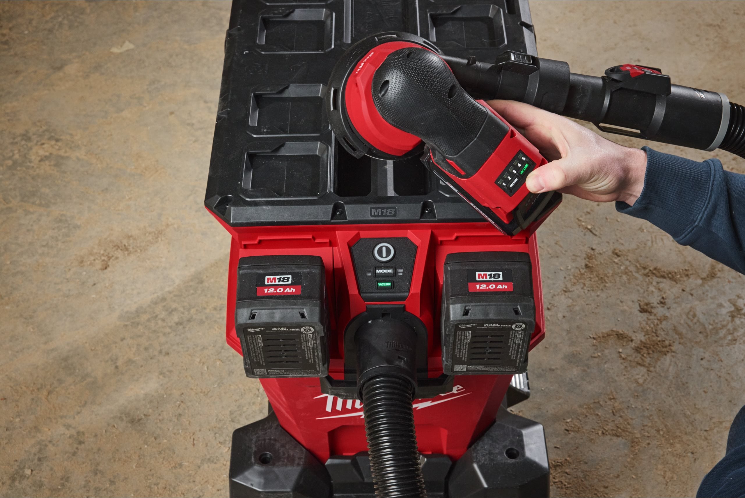 Aspirator Milwaukee M18™ F2VC23LG2-0 FUEL™ PACKOUT™ NEXUS 23L clasa L, cod 4933500140