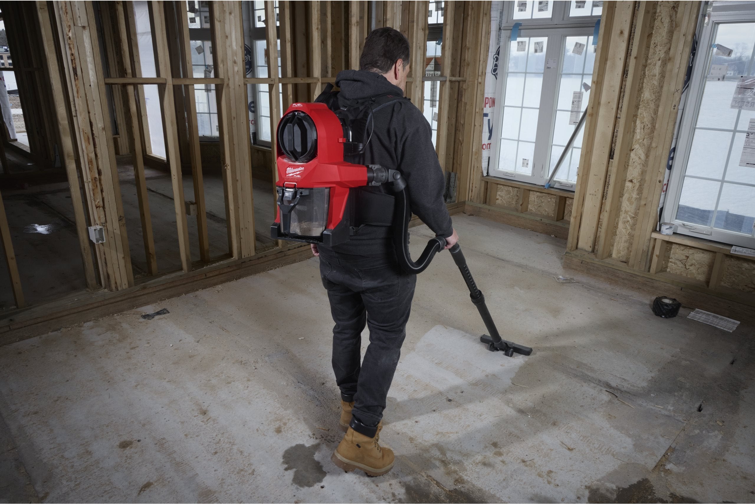 Aspirator Milwaukee M18™ FBPV2-0 FUEL™ tip rucsac, 3,8 litri, motor fără perii POWERSTATE™, cod 4933500039