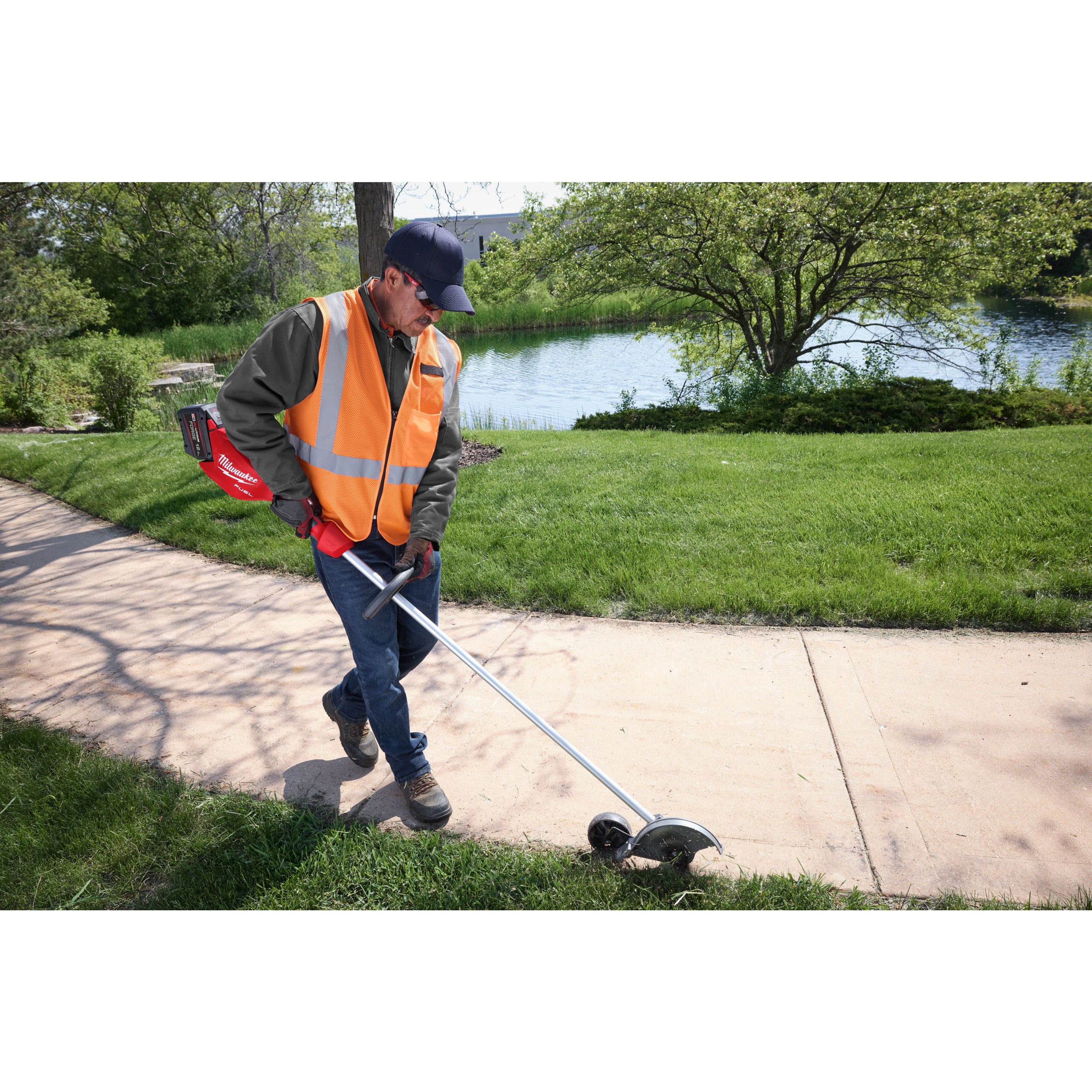 Atașament pentru întreținere margini Motocoasă margini Milwaukee M18 FEDG-0 FUEL™, cod 4933493556