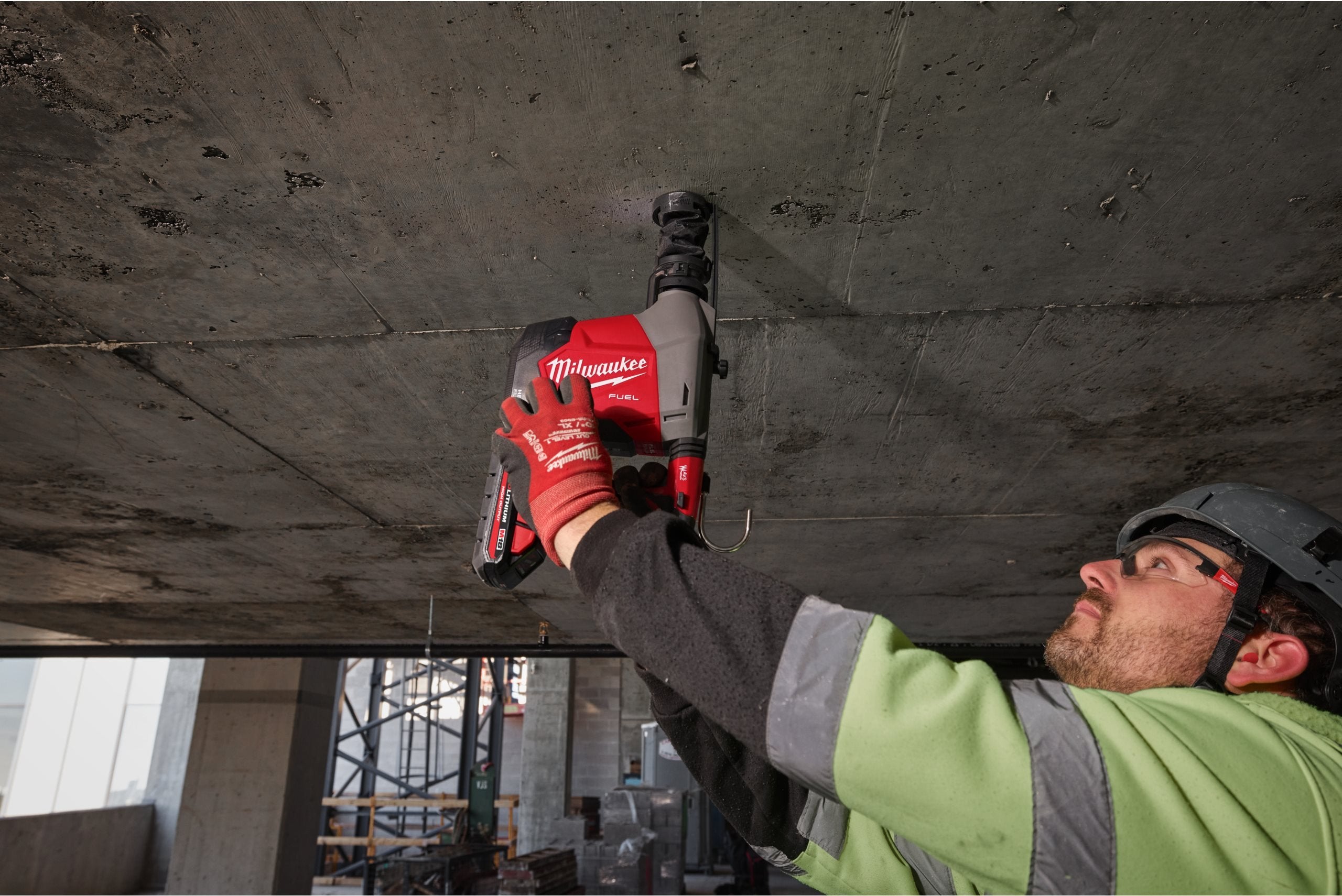 Ciocan rotopercutor Milwaukee M18 FHAFOH16-0, 16 MM SDS-PLUS, FUEL™, extractor de praf integrat, cod 4933493531