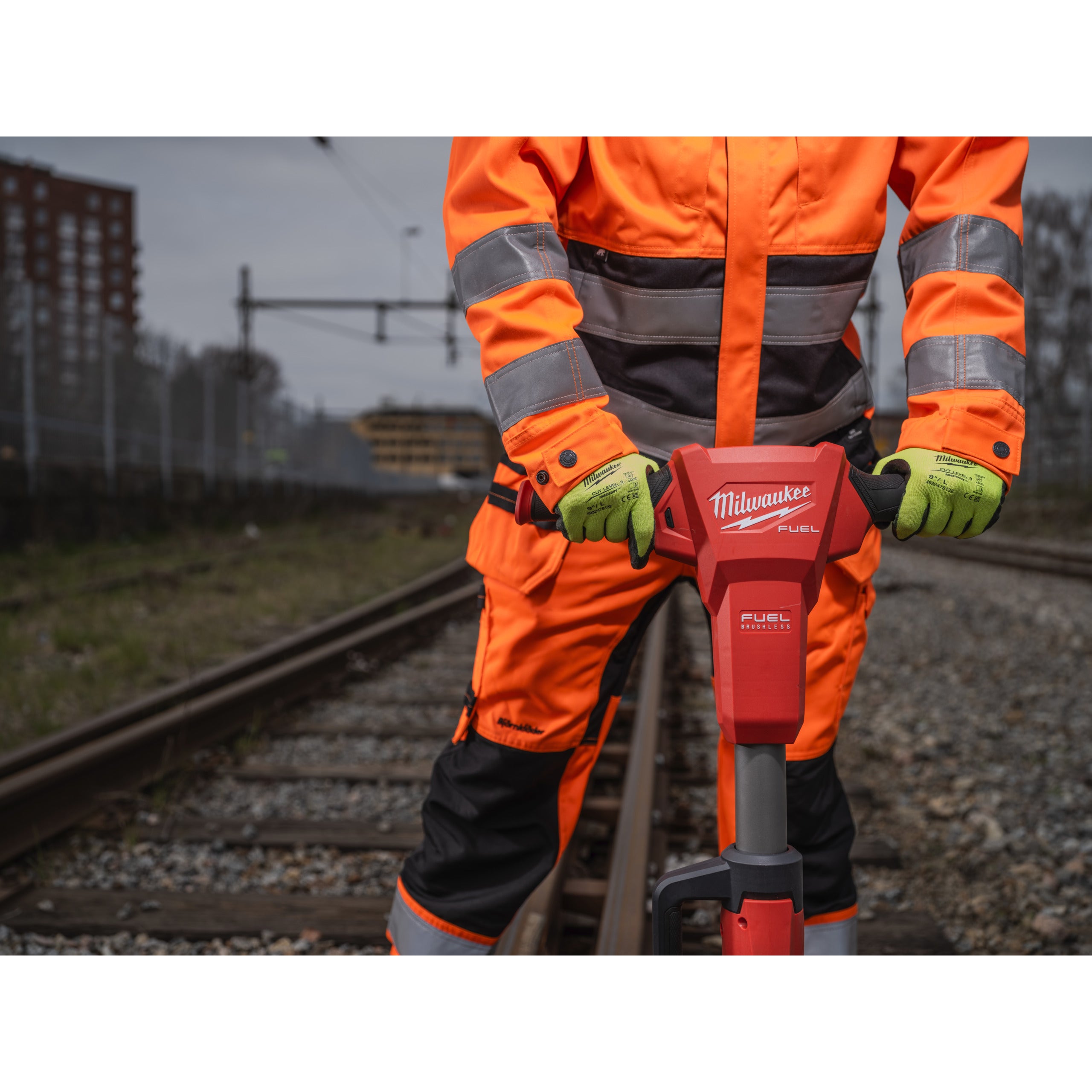 Cheie de impact Cheie cu impact Milwaukee M18 FHIWF1R-122C FUEL™ 1″ pentru calea ferată cu inel de fixare, cod 4933499201