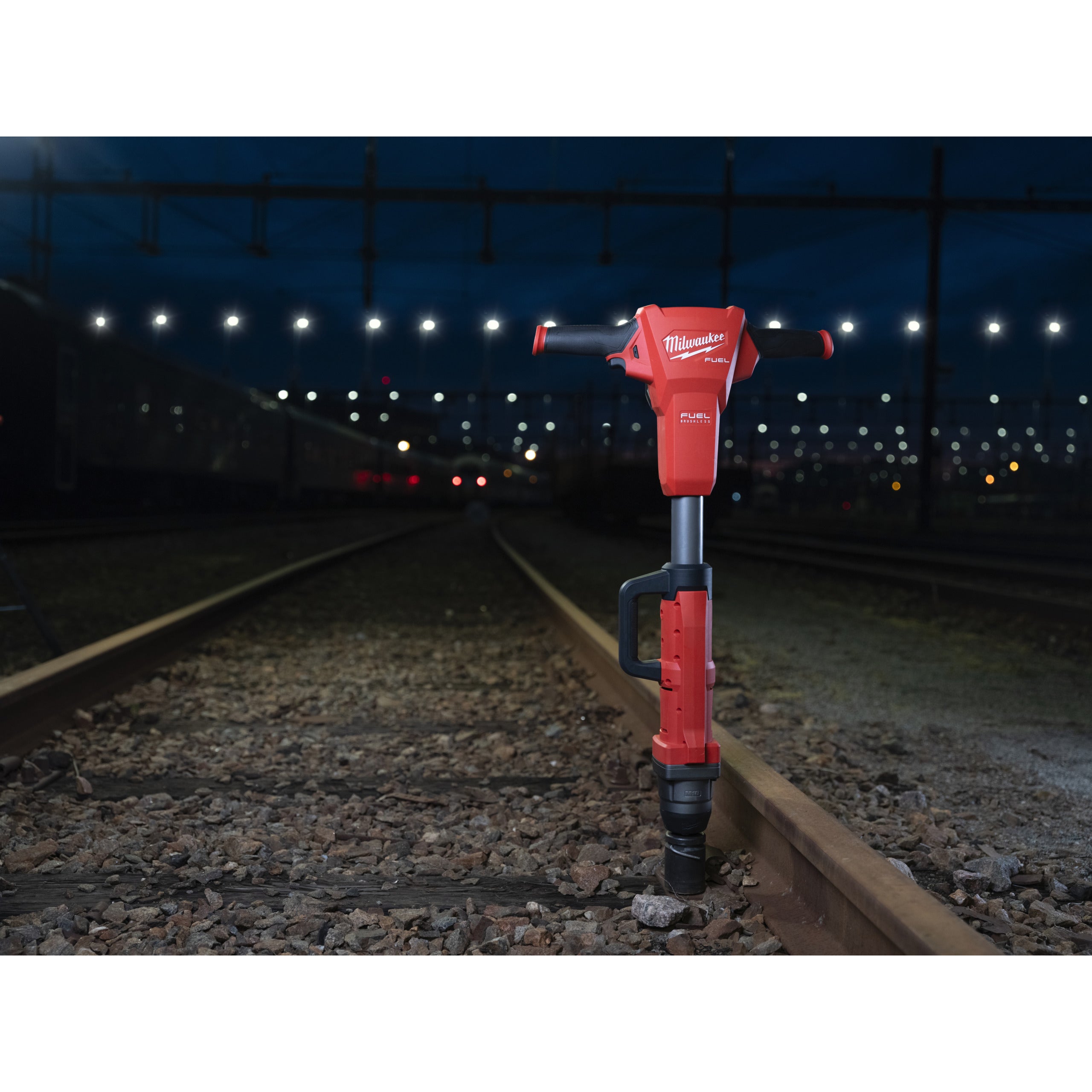 Cheie de impact Cheie cu impact Milwaukee M18 FHIWF1R-122C FUEL™ 1″ pentru calea ferată cu inel de fixare, cod 4933499201