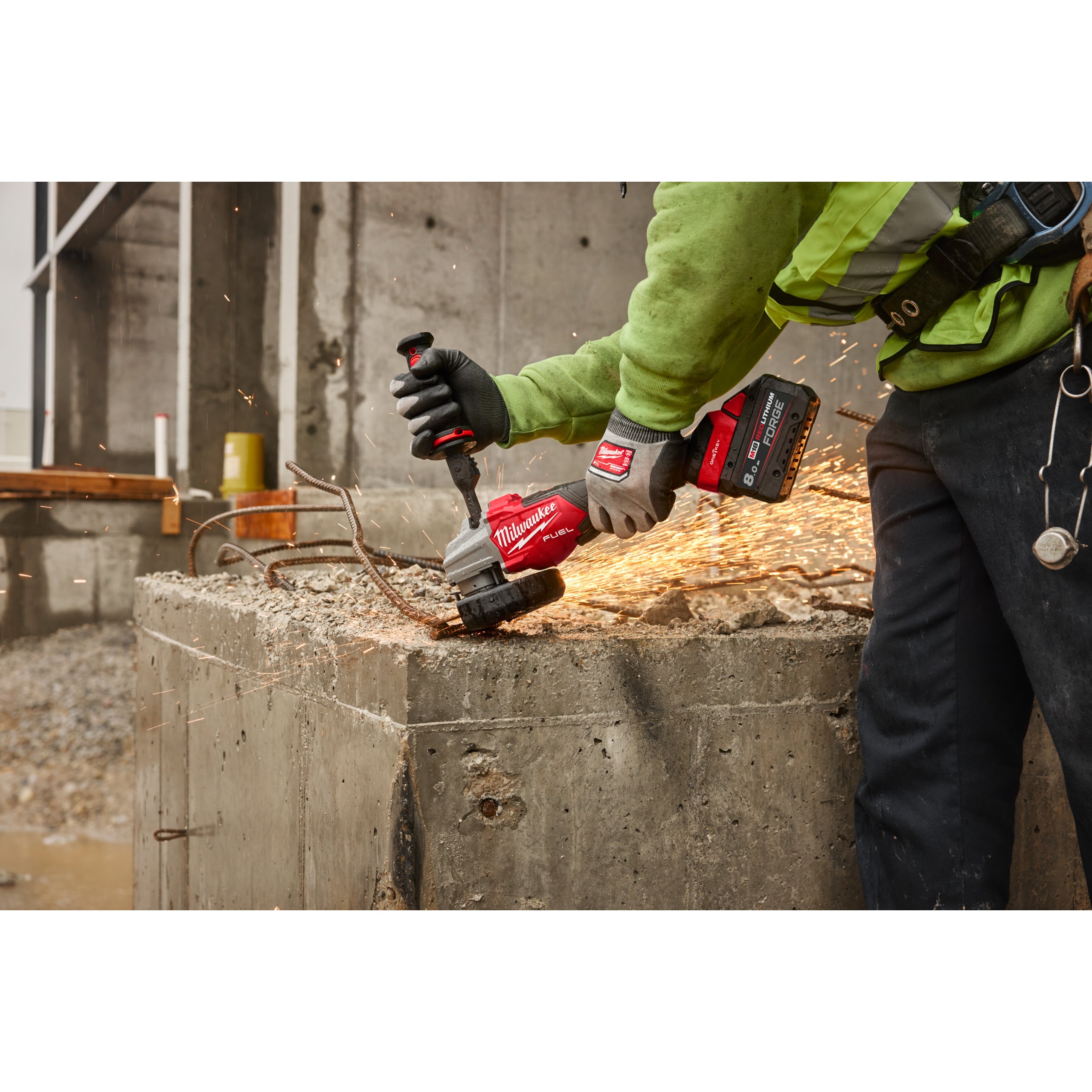 Polizor unghiular de înaltă performanță, 125 mm cu frânare, comutator lateral și ONE-KEY™ Milwaukee M18 FHSAGSVO125X-0X FUEL™, cod 4933500036
