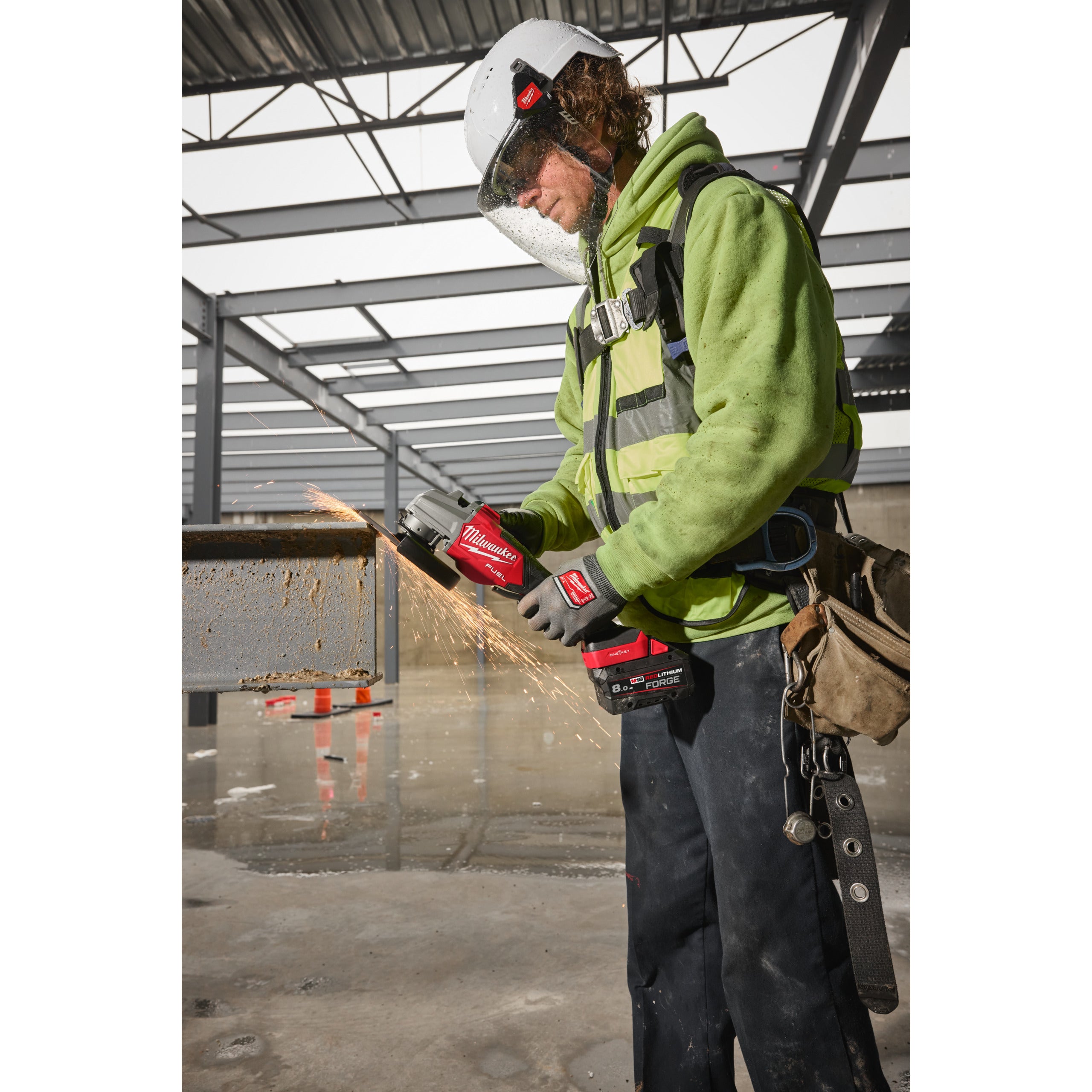 Polizor unghiular de înaltă performanță, 125 mm cu frânare, comutator lateral și ONE-KEY™ Milwaukee M18 FHSAGSVO125X-0X FUEL™, cod 4933500036