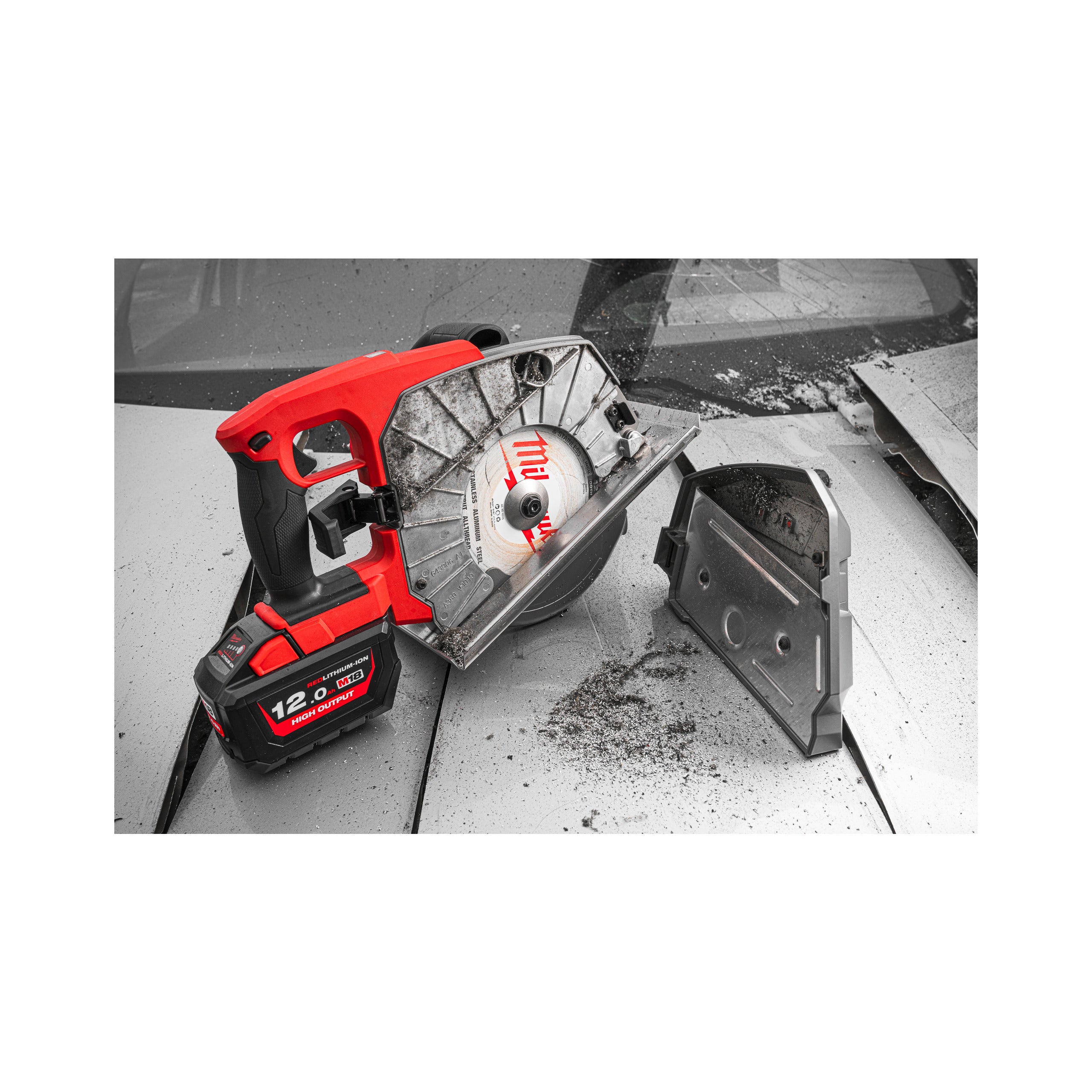Fierăstrău circular pentru metal Milwaukee M18 FMCS66-121C FUEL™ 66 cm, cod 4933499243