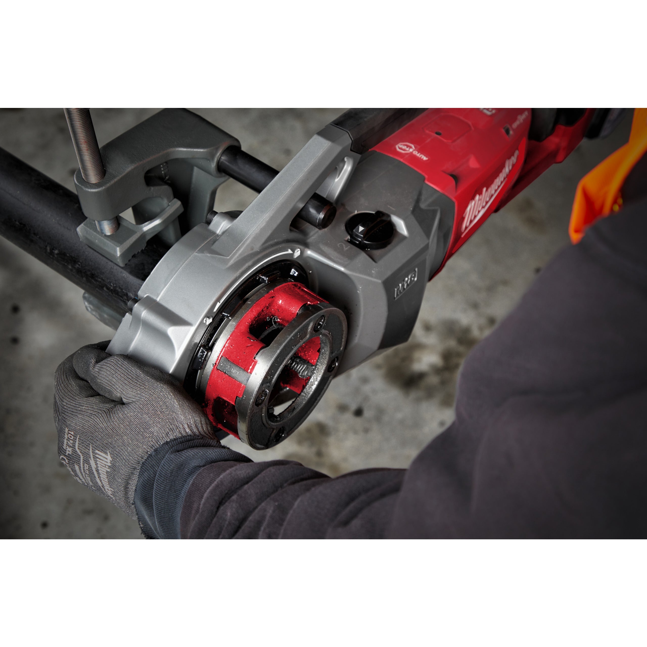 Mașină de filetat și canelat țevi Milwaukee M18 FPT2-121C FUEL™ de 2″ cu ONE-KEY™, cod 4933499200