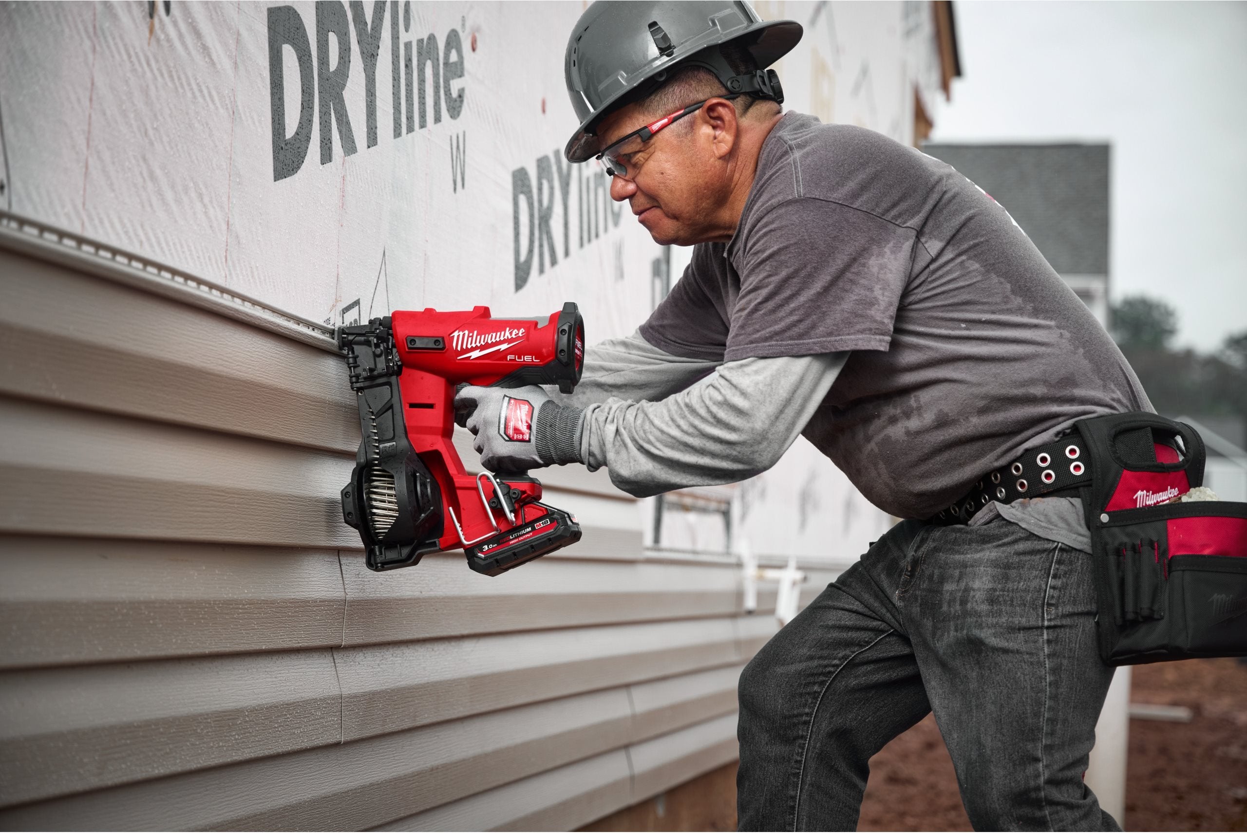 Pistol de bătut cuie Milwaukee M18 FRCN45-302X în role, FUEL™, 2 x acu