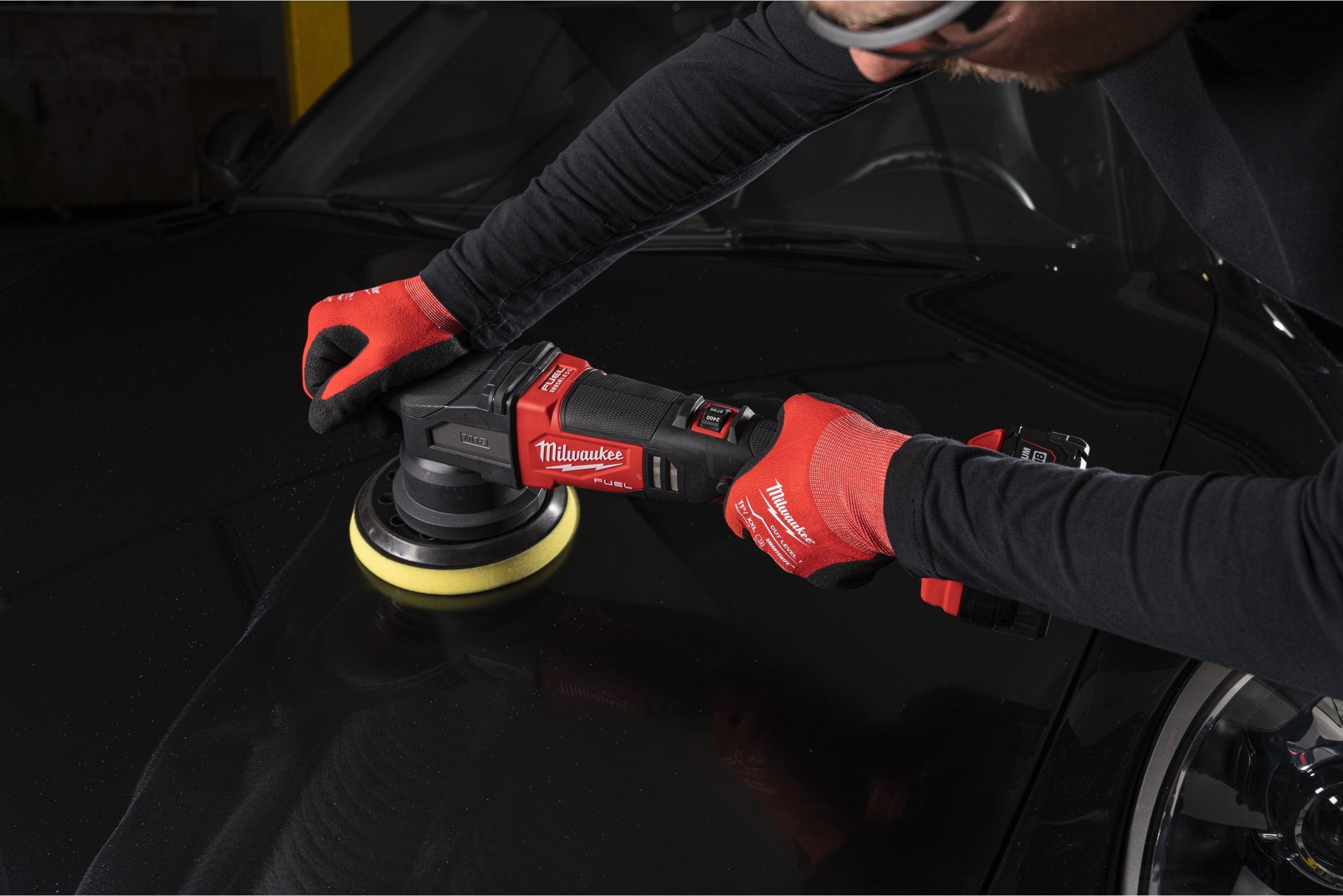 Mașină de polișat orbitală Milwaukee M18FROP21-0X, FUEL™, 21 MM oscilație, disc de 150 MM, 1 x cutie HD, cod 4933478836