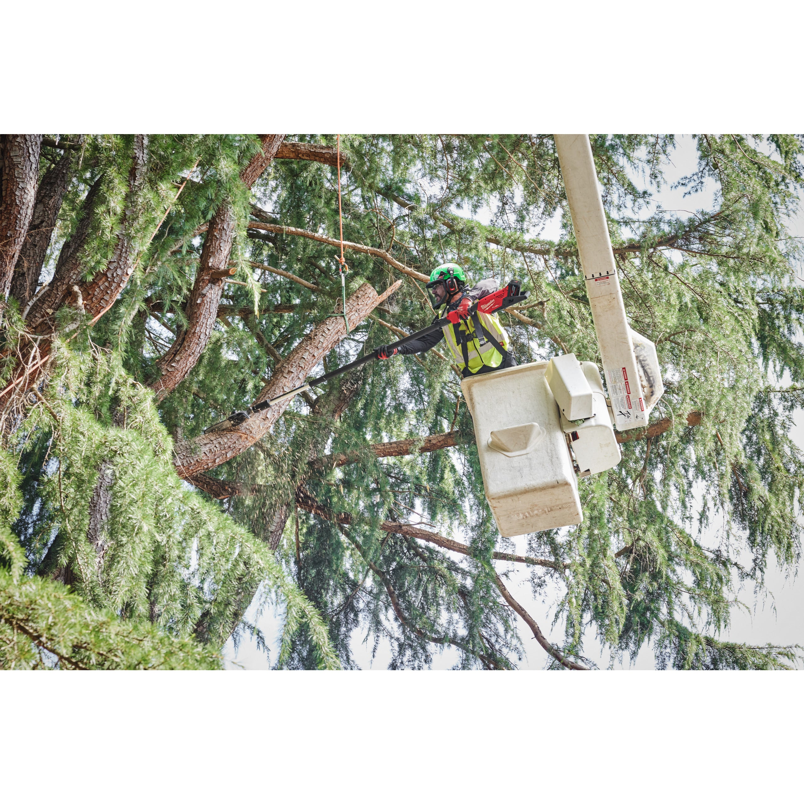 Fierăstrău emondor telescopic Milwaukee M18 FTPS30-121 FUEL™ cu lamă 30 cm, cod 4933499227