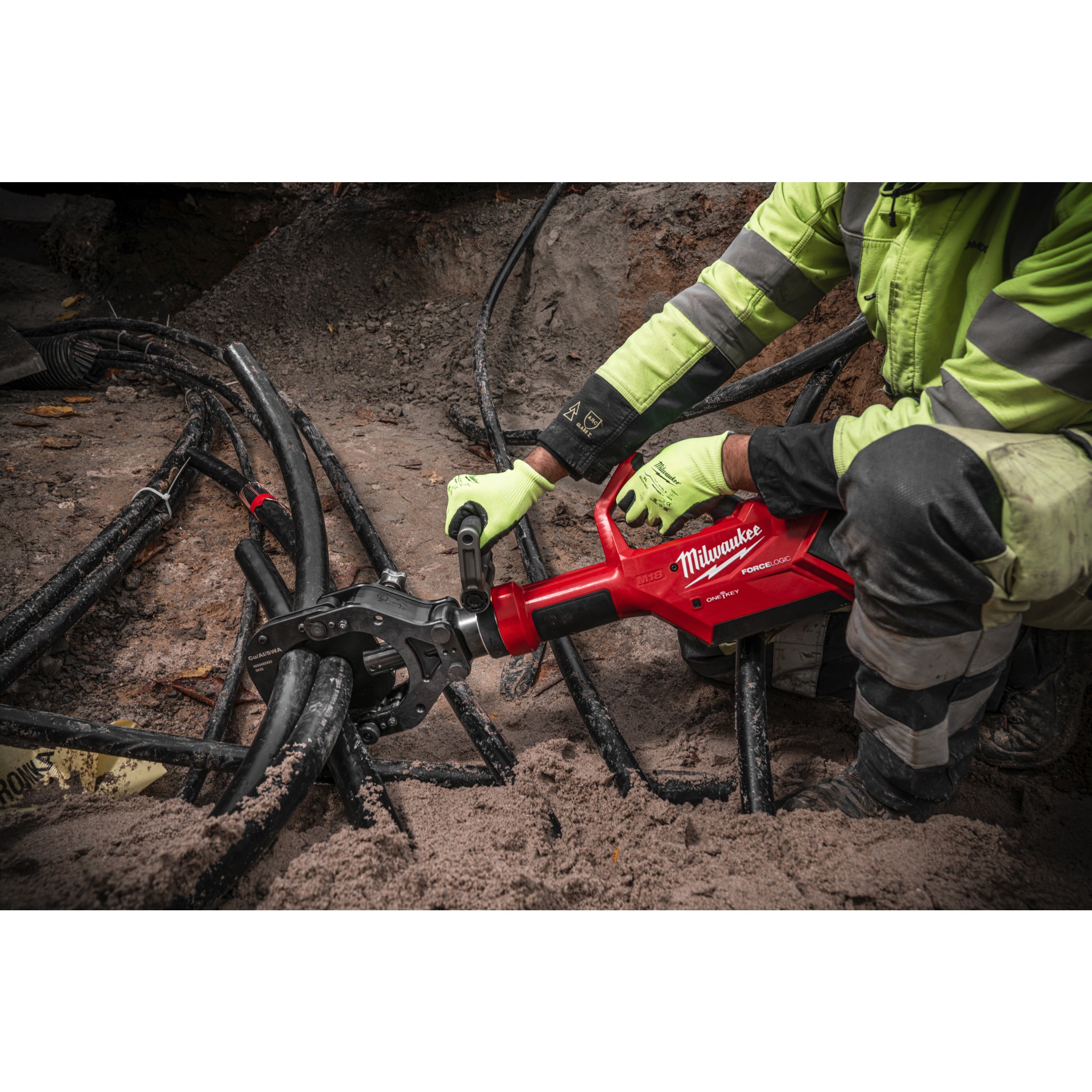 Tăietor hidraulic pentru cabluri Milwaukee M18 HCC125-801C FORCE LOGIC™ 125 mm, cod 4933499333