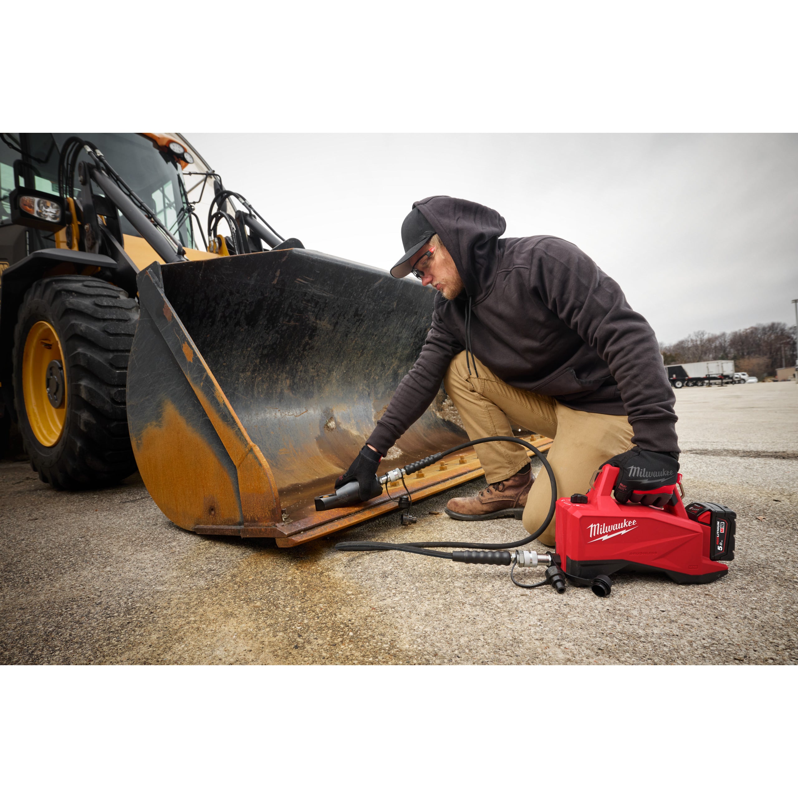 Mini-pompă hidraulică Milwaukee M18 HMP700-0 700 bari, cod 4933493928