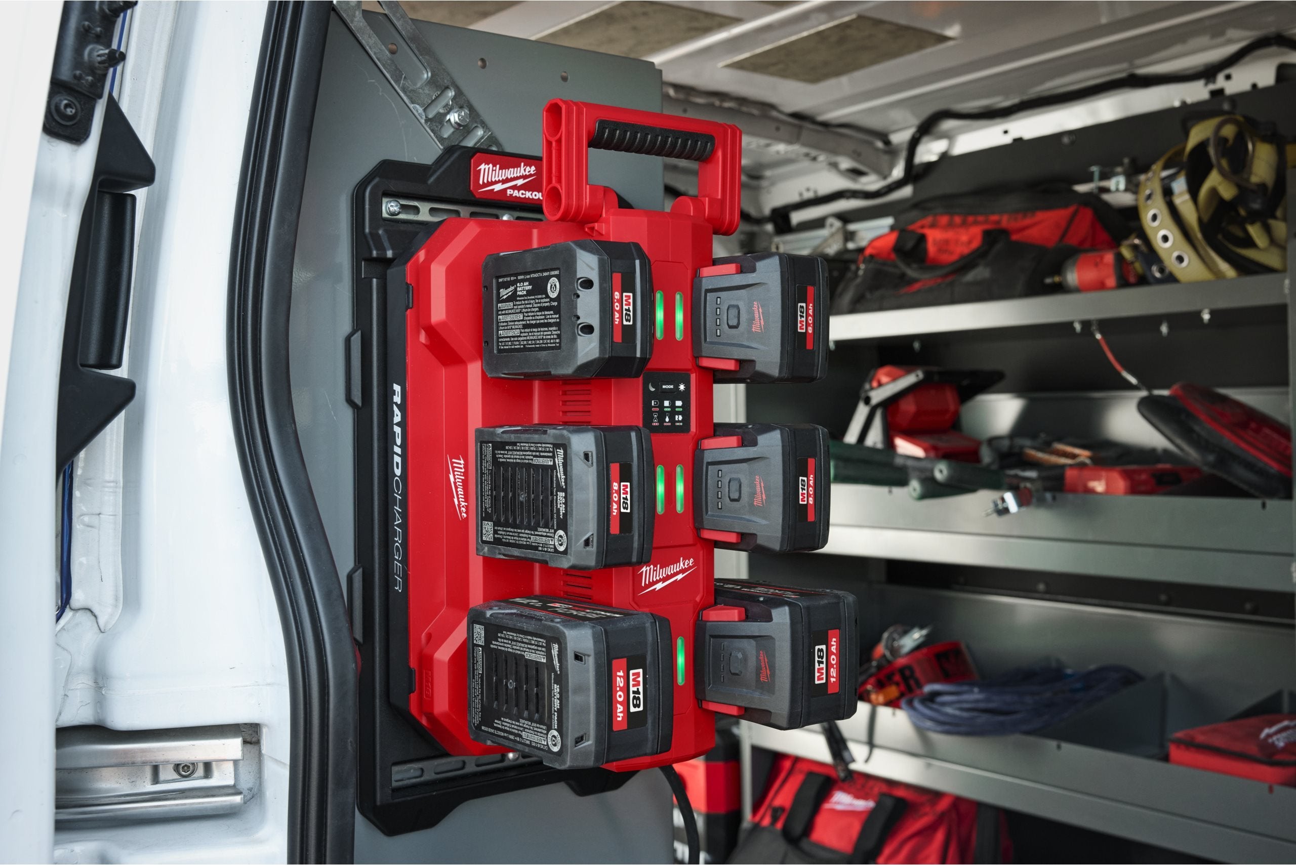 Încărcător rapid cu 6 porturi Milwaukee M18 MPC6 PACKOUT™ RAPIDCHARGER, cod 4932498551