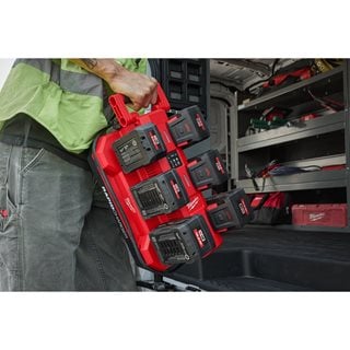 Încărcător rapid cu 6 porturi Milwaukee M18 MPC6 PACKOUT™ RAPIDCHARGER, cod 4932498551