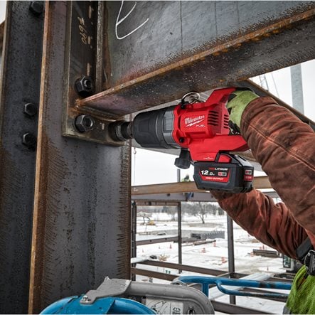 Cheie de impact Milwaukee 1″ 2576Nm 18V M18-ONEFHIWF1DS, cu inel de fixare și mâner tip D ONE-KEY™, M18 FUEL™ (fără acumulatori, încărcător și cutie), cod 4933472071