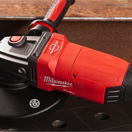 Polizor Milwaukee M18 ONEFLAG230XPDB-122C, 230MM, cu frânare și comutator tip clapetă, FUEL™, ONE-KEY™, 2 x M18 HB12, 1 x încărcător M12-18 FC, 1 x cutie plastic, cod 4933478783