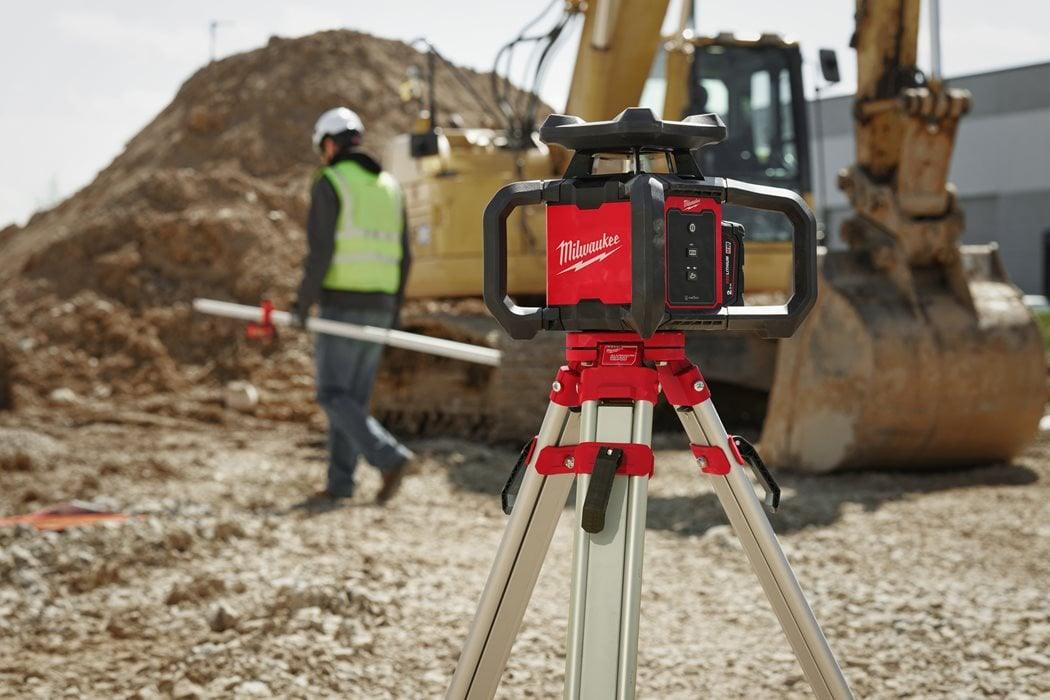 Nivelă laser verde rotativă Milwaukee M18 RLOH600-201C, orizontală, 600m, ONE-KEY, 1 x acumulator M18 B2, 1 x încărcător M12-18 C, 1 x cutie plastic, cod 4933493191 - BIG STORE (Dynamic Tools SRL)