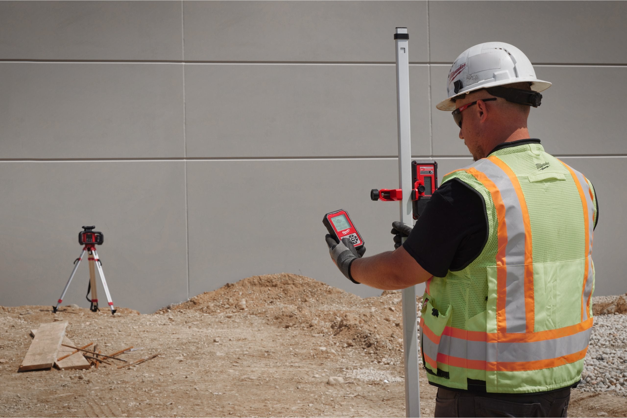 Nivelă laser rotativă orizontală și verticală Milwaukee M18 RLOHV1200-501C, 1200 M, ONE-KEY™, 1 x acumulator M18 B5, 1 x încărcător M12-18C, 1 x cutie plastic, cod 4933493204