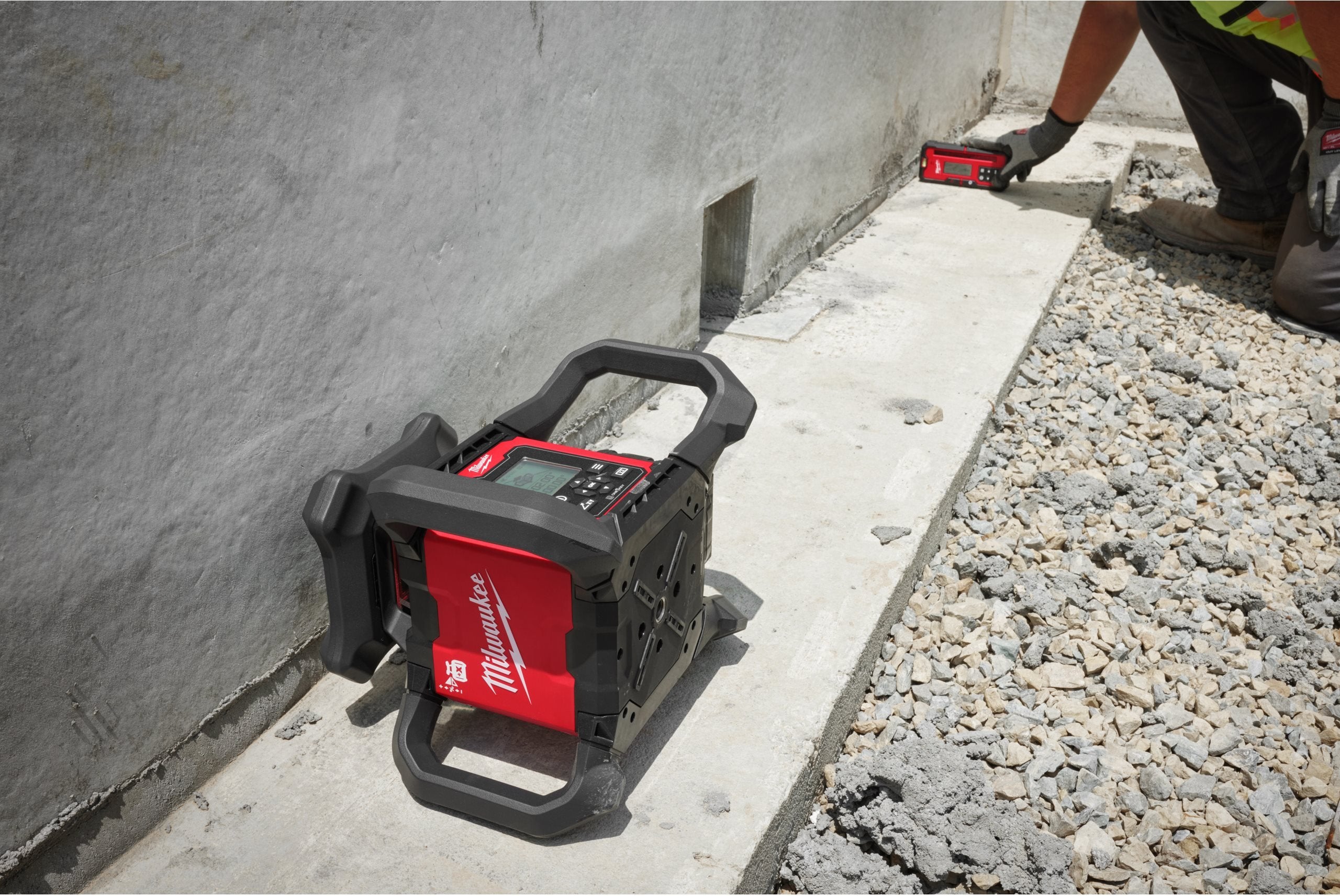 Nivelă laser rotativă orizontală și verticală Milwaukee M18 RLOHV1200-501C, 1200 M, ONE-KEY™, 1 x acumulator M18 B5, 1 x încărcător M12-18C, 1 x cutie plastic, cod 4933493204