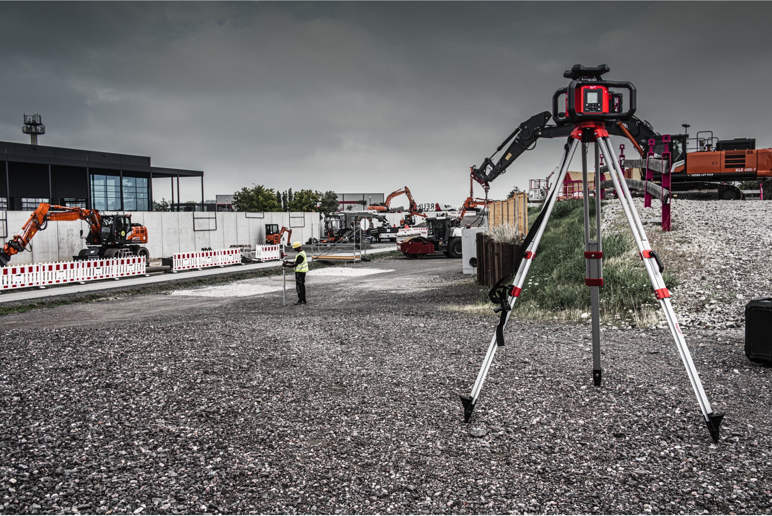 Nivelă laser rotativă orizontală și verticală Milwaukee M18 RLOHV1200-501C, 1200 M, ONE-KEY™, 1 x acumulator M18 B5, 1 x încărcător M12-18C, 1 x cutie plastic, cod 4933493204