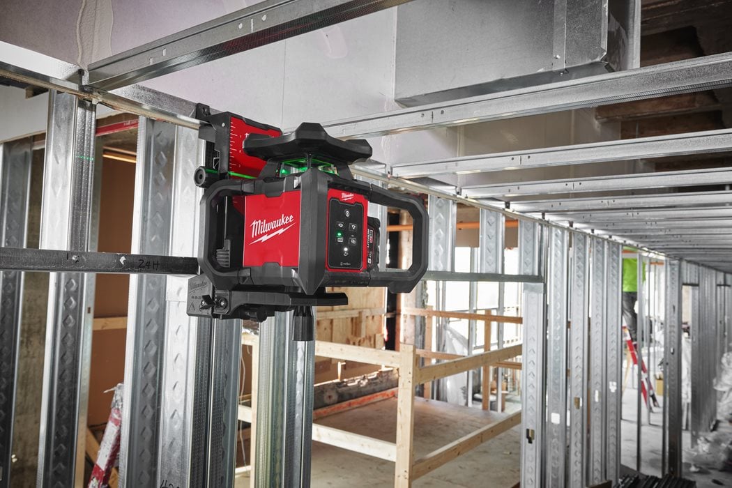 Nivelă laser verde rotativă Milwaukee M18 RLOHVG300-501C, orizontală și verticală, 300m, ONE-KEY, 1 x acumulator M18 B5, 1 x încărcător M12-18 C, 1 x cutie plastic, cod 4933493194 - BIG STORE (Dynamic Tools SRL)