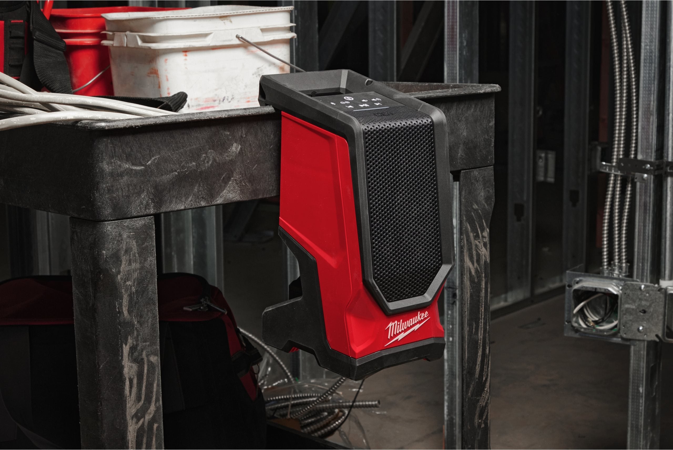 Boxă de șantier Milwaukee M18 SPEJSG2-0, Bluetooth®, USB-C, 333 x 145 x 213 mm, cod 4933493530