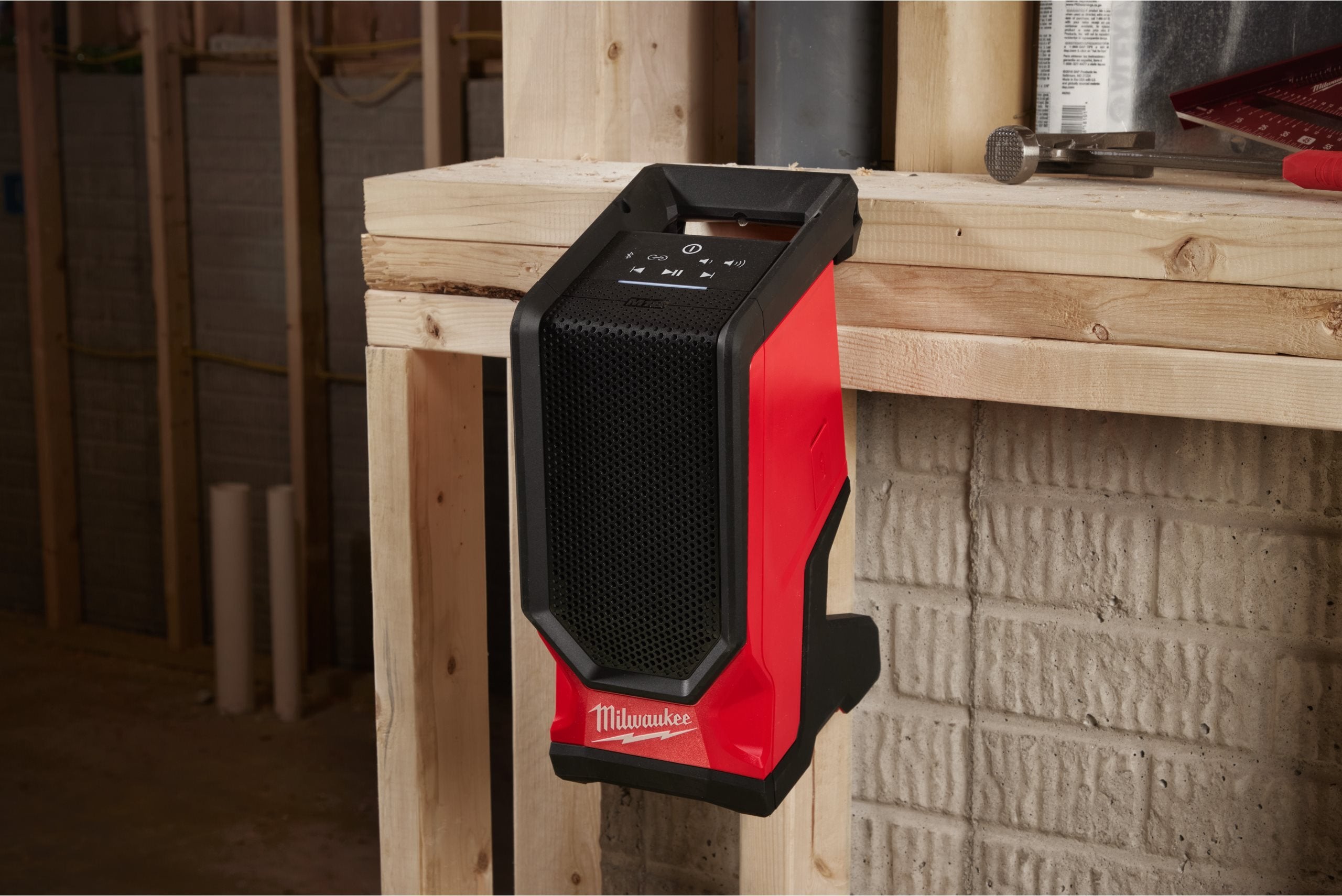 Boxă de șantier Milwaukee M18 SPEJSG2-0, Bluetooth®, USB-C, 333 x 145 x 213 mm, cod 4933493530