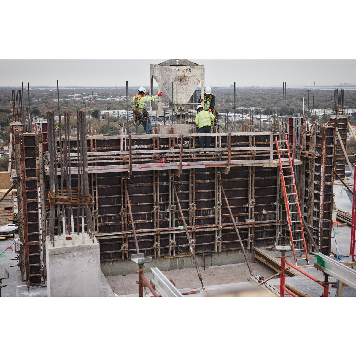 Vibrator de beton Milwaukee MXF CVHF-0 de înaltă frecvență, cod 4933498132