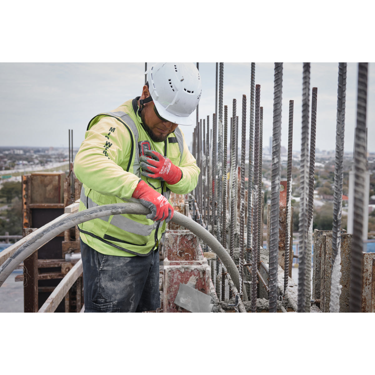 Vibrator de beton Milwaukee MXF CVHF-802 de înaltă frecvență, cod 4933498133