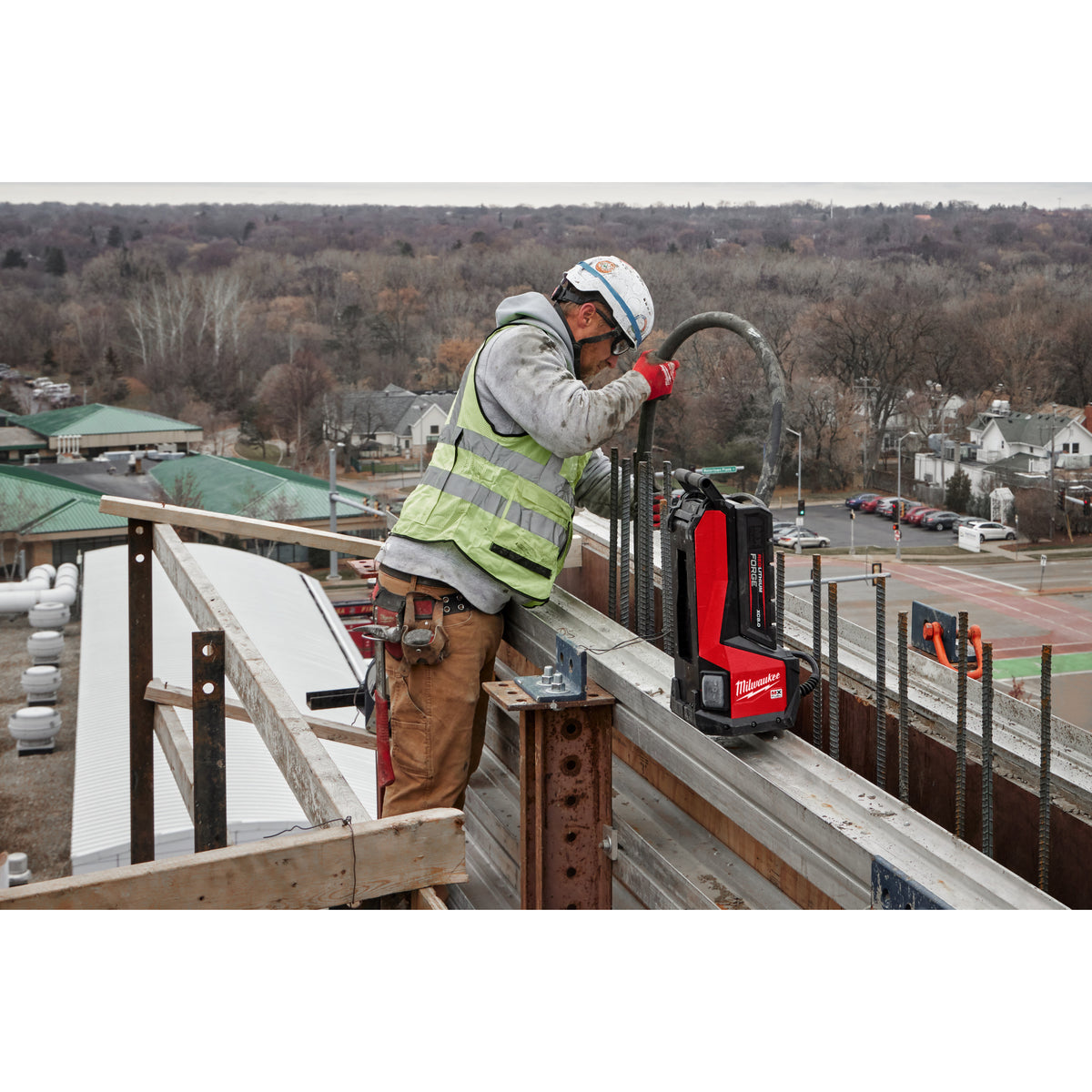 Vibrator de beton Milwaukee MXF CVHF-802 de înaltă frecvență, cod 4933498133