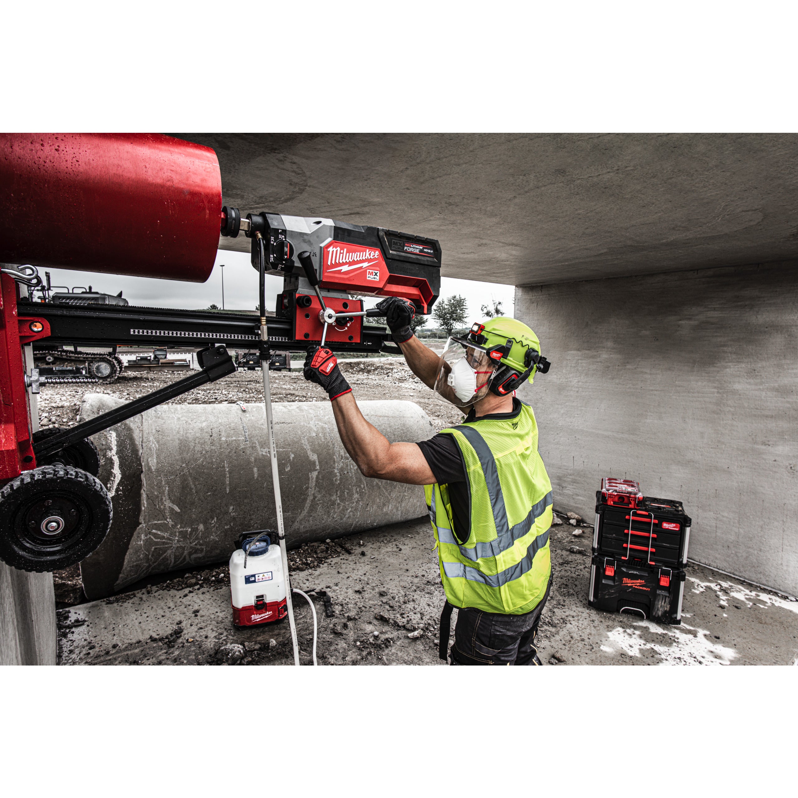 Mașină de găurit cu carotă diamantată 350 mm Milwaukee MXF DCD350 KIT-0, cod 4933493142