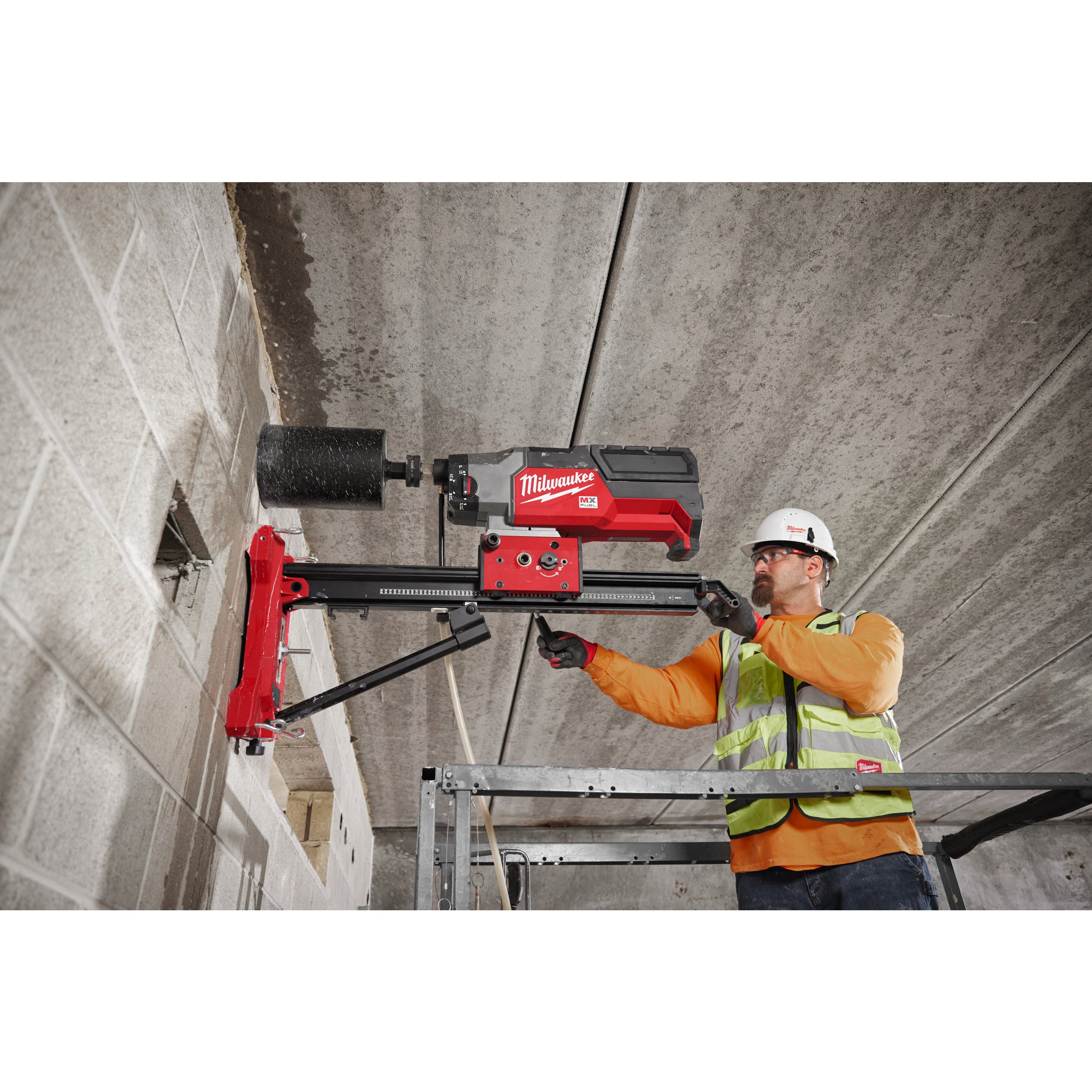 Mașină de găurit cu carotă diamantată 350 mm Milwaukee MXF DCD350 KIT-0, cod 4933493142