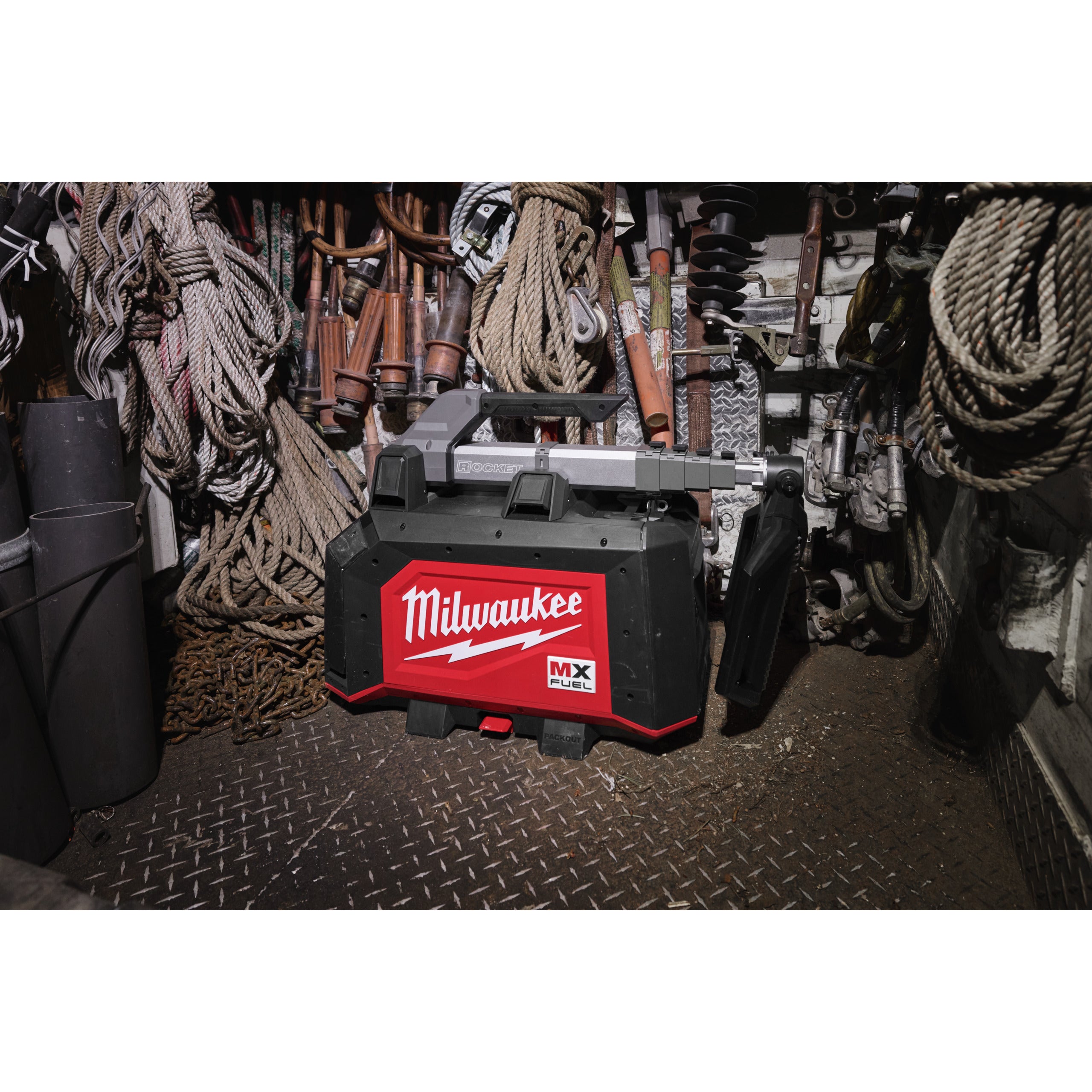Turn de iluminat compact Milwaukee MXF TLIC-801 MX FUEL™, cod 4933502688