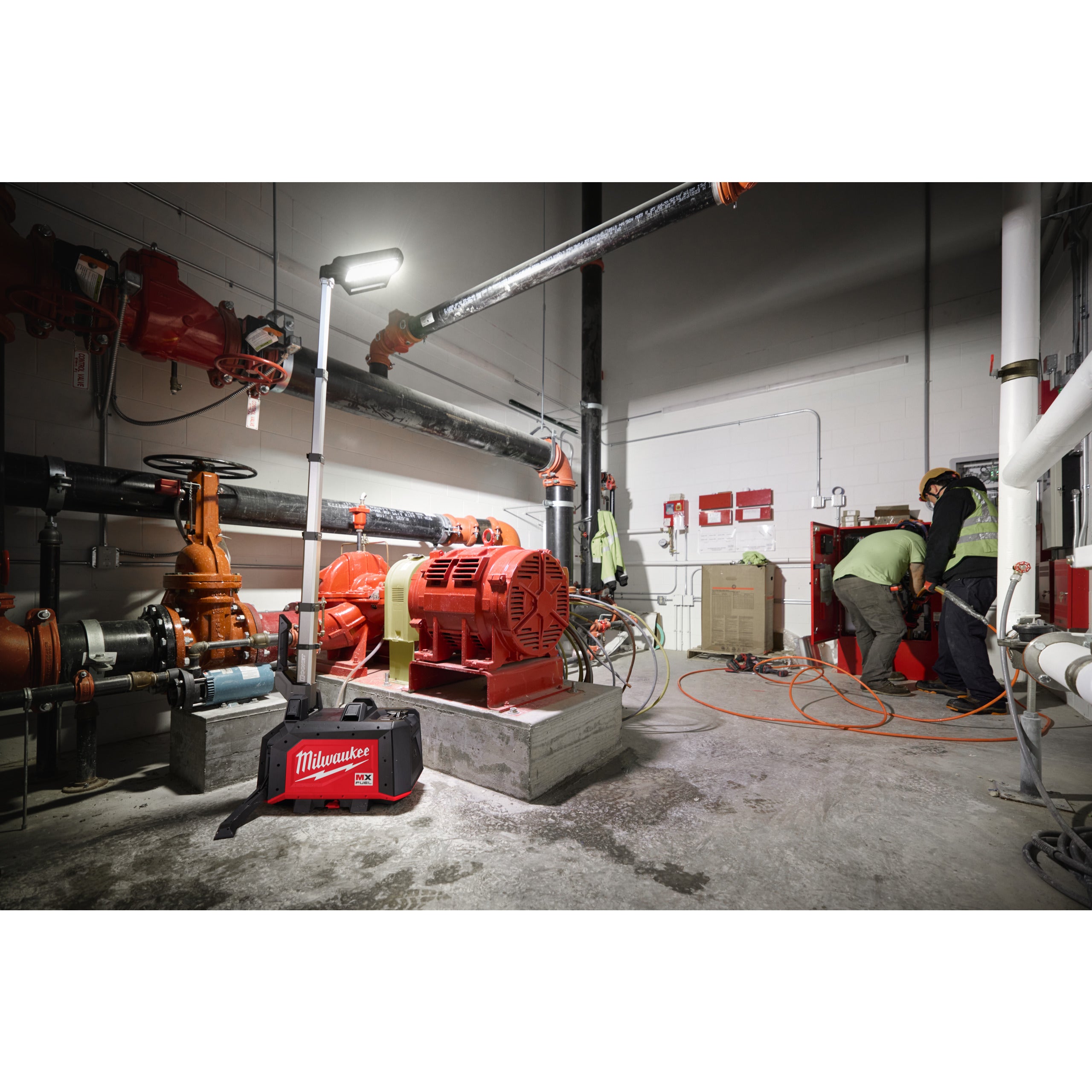 Turn de iluminat compact Milwaukee MXF TLIC-801 MX FUEL™, cod 4933502688
