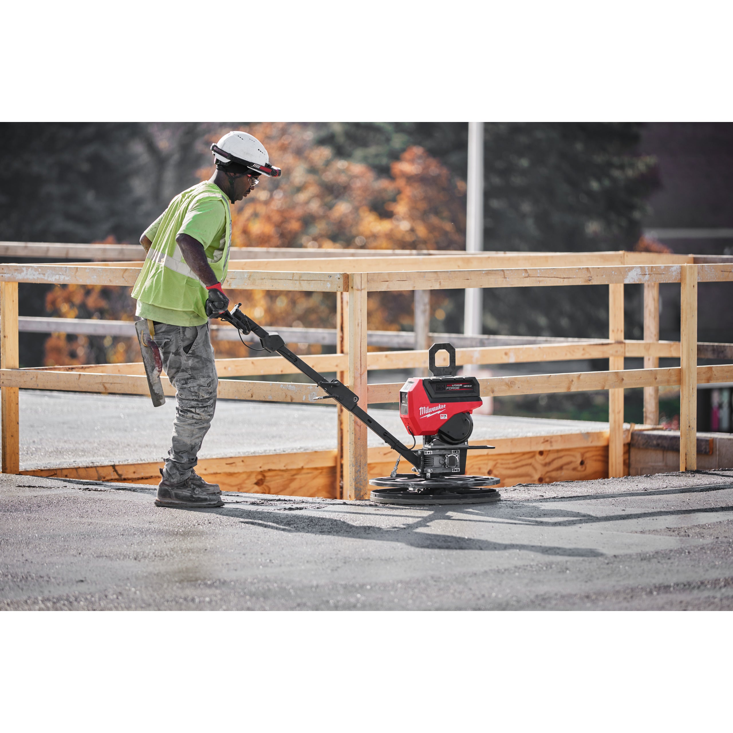 Mașină de finisat beton Milwaukee MXF WBT60-122 600 mm, cod 4933493601