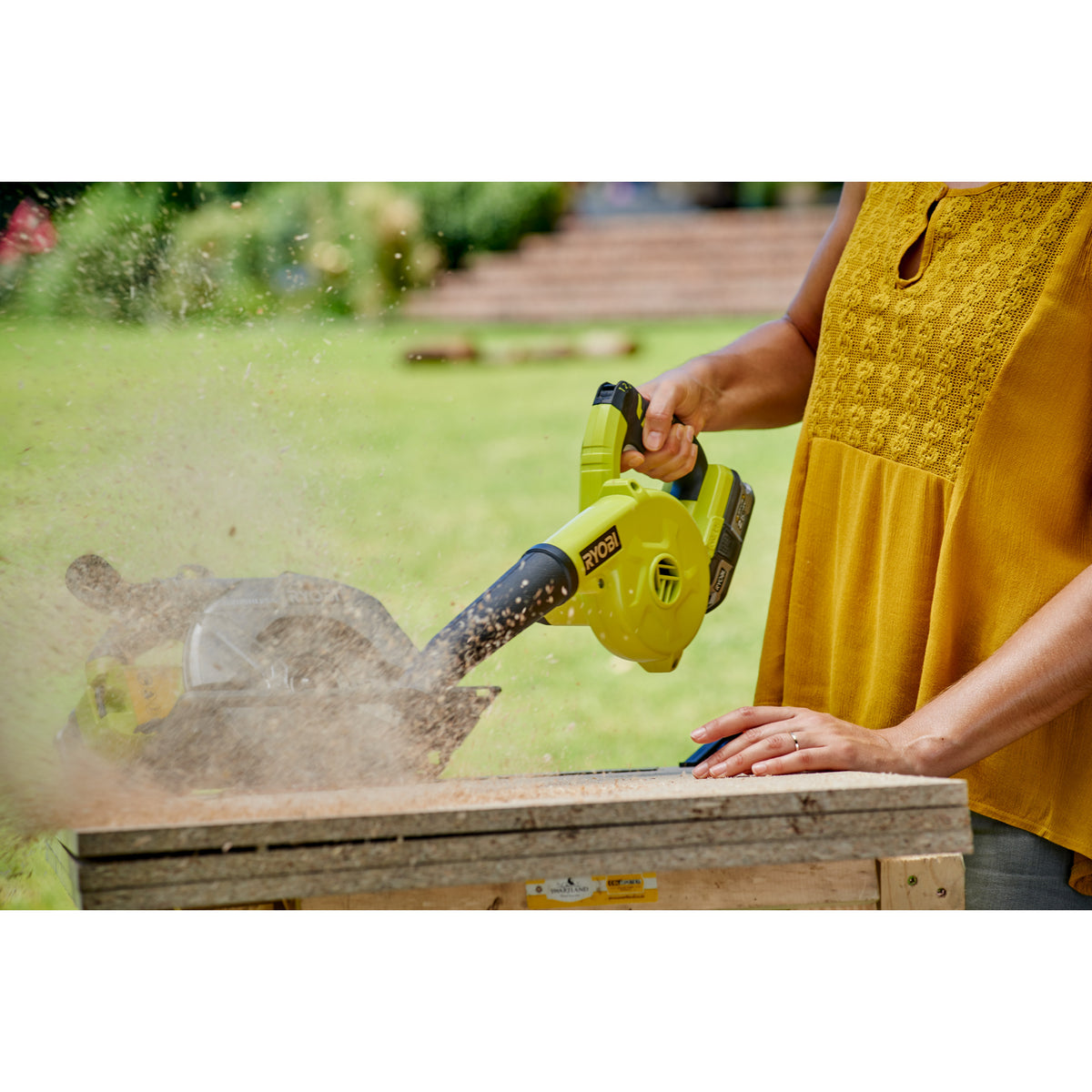 Suflantă compactă 18V ONE+™ Ryobi R18TB-0, cod 5133002915