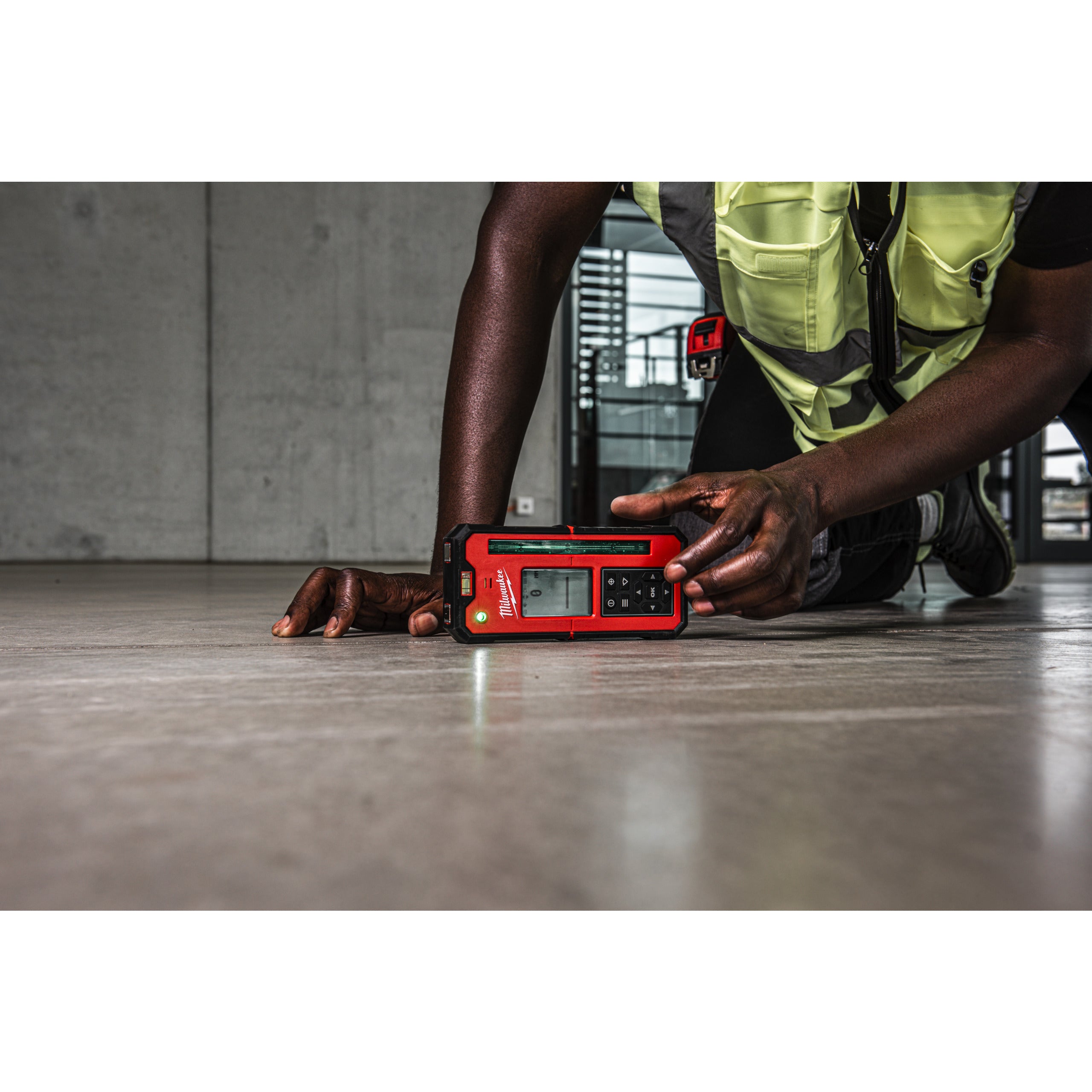 Detector 300 m nivelă laser verde rotativă Milwaukee RD300G, cod 4932493198