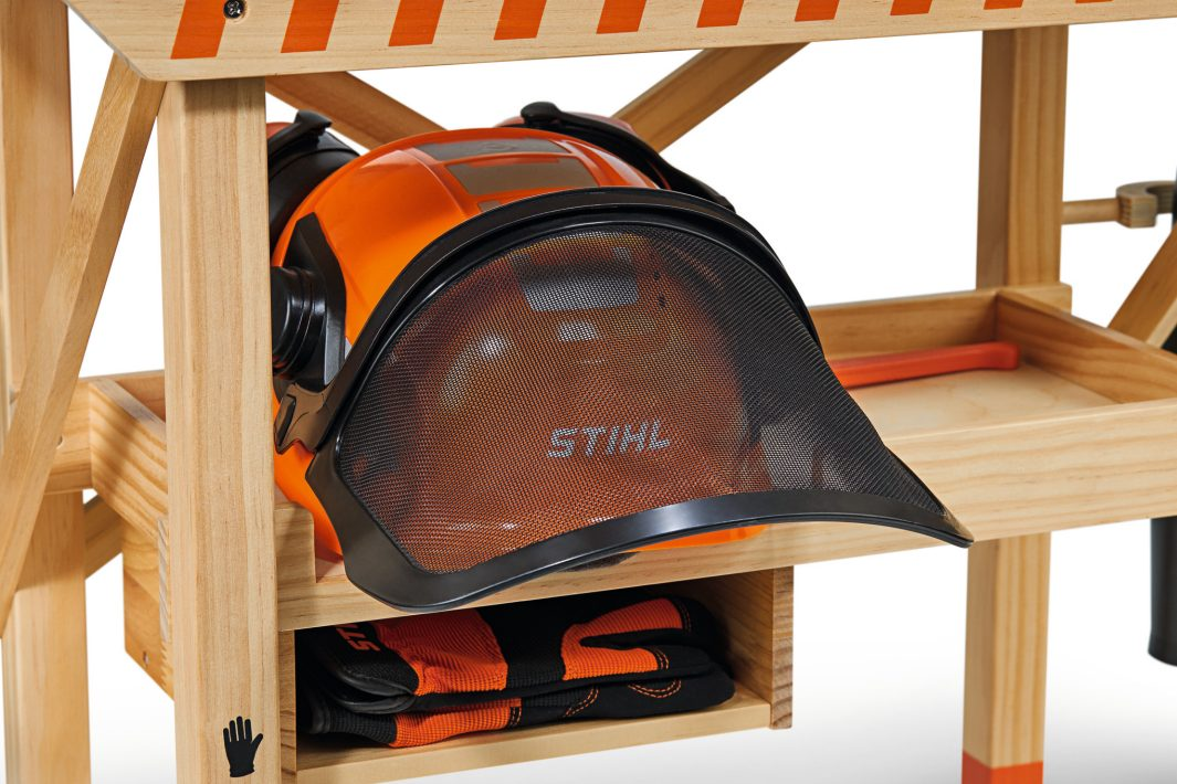 Banc de lucru de jucărie Stihl din lemn, cod 04216000144