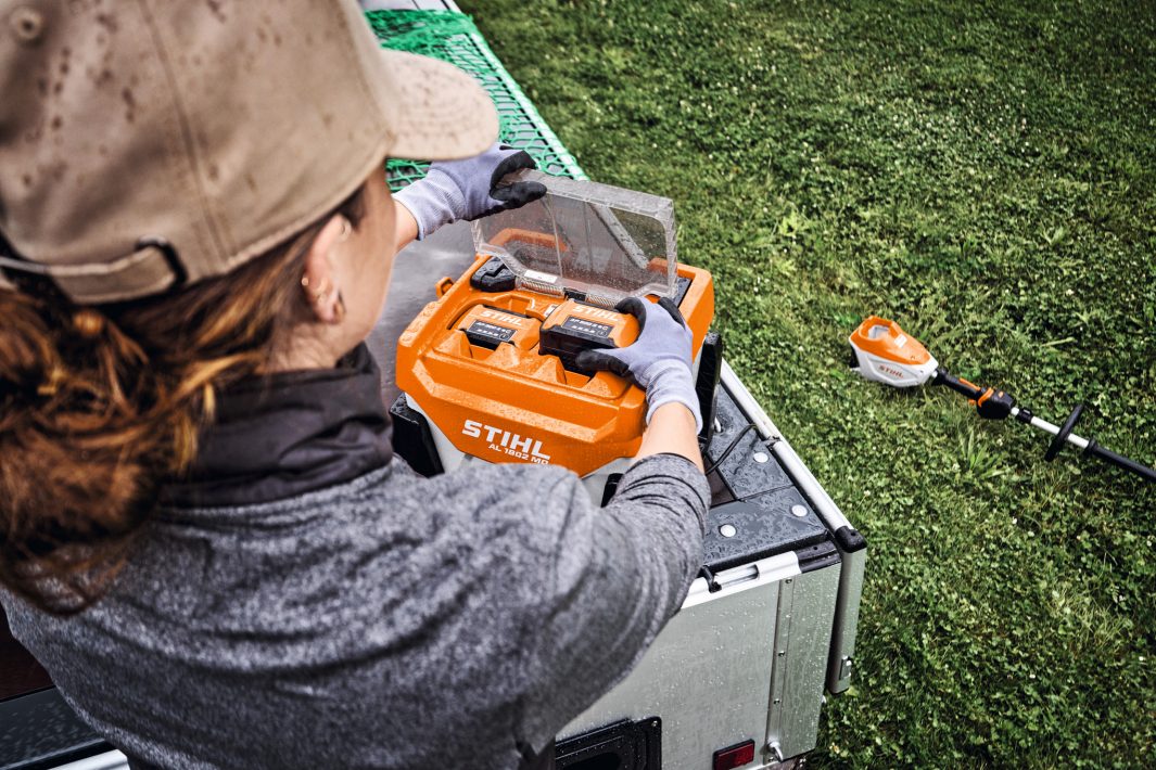 Încărcător rapid Stihl AllPro AL 1802 MO, cod EA104305500
