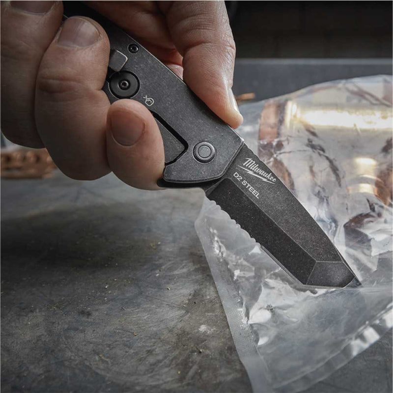 Cutter pliabil Milwaukee HARDLINE™ cu lamă zimțată de 75 mm