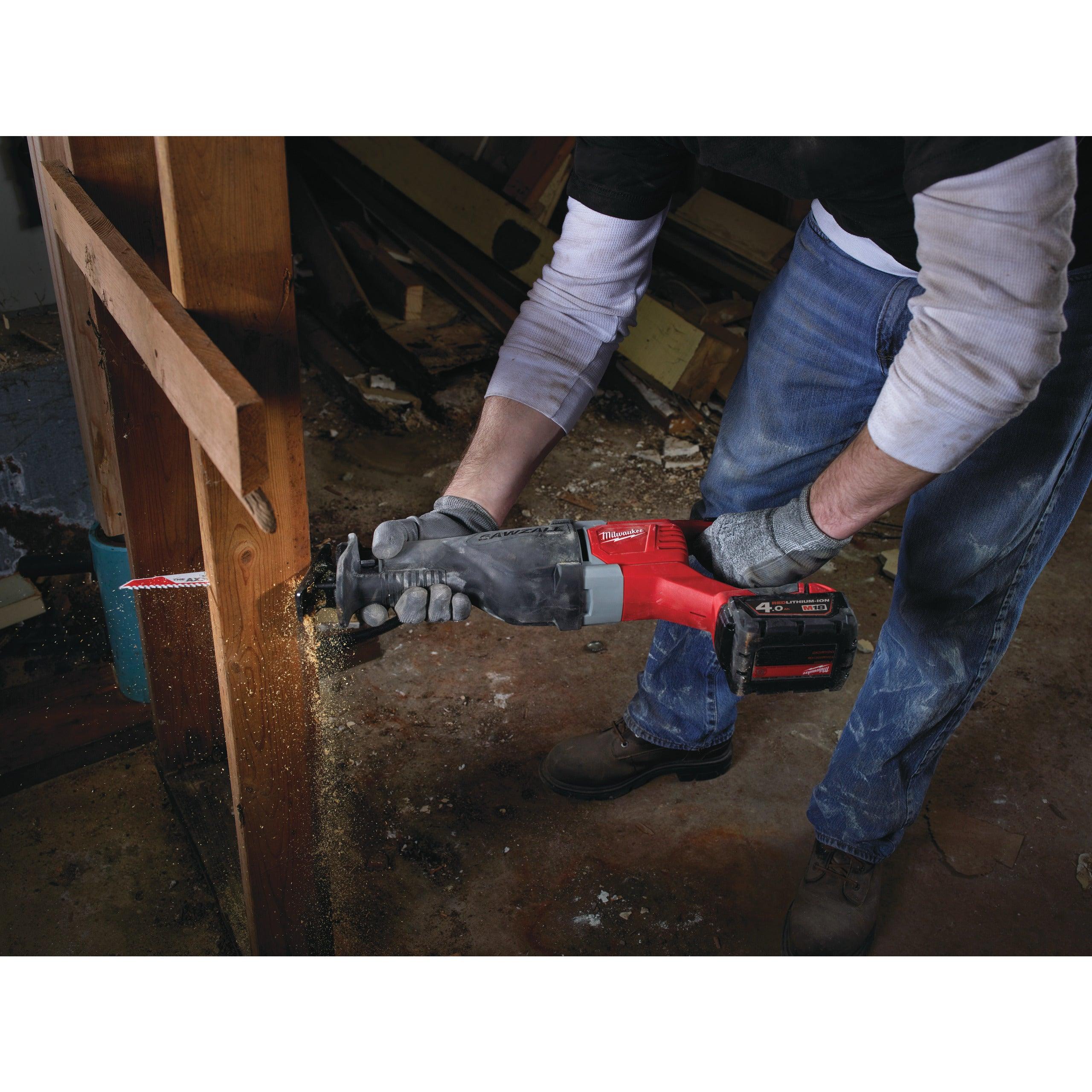 Fierăstrău sabie SAWZALL™ M18™ Milwaukee M18BSX-402C, cod 4933447285, 2 x M18 B4 acumulator, M12-18 C încărcător, cutie plastic - BIG STORE (Dynamic Tools SRL)