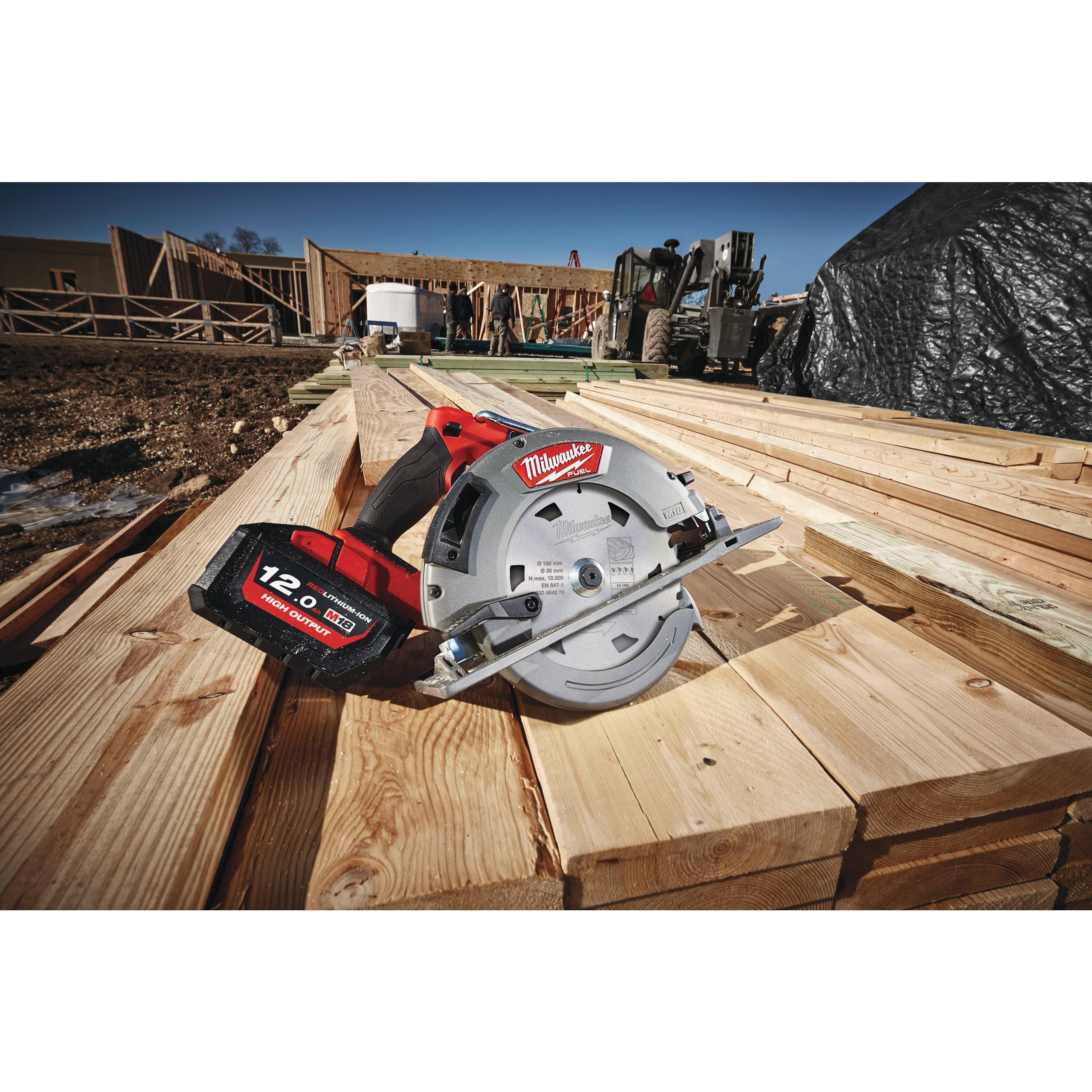 Fierăstrău circular pentru lemn și plastic M18 FUEL™ 66 mm Milwaukee M18FCS66-0, cod 4933464725, fără acumulator, fără încărcător, fără cutie - BIG STORE (Dynamic Tools SRL)