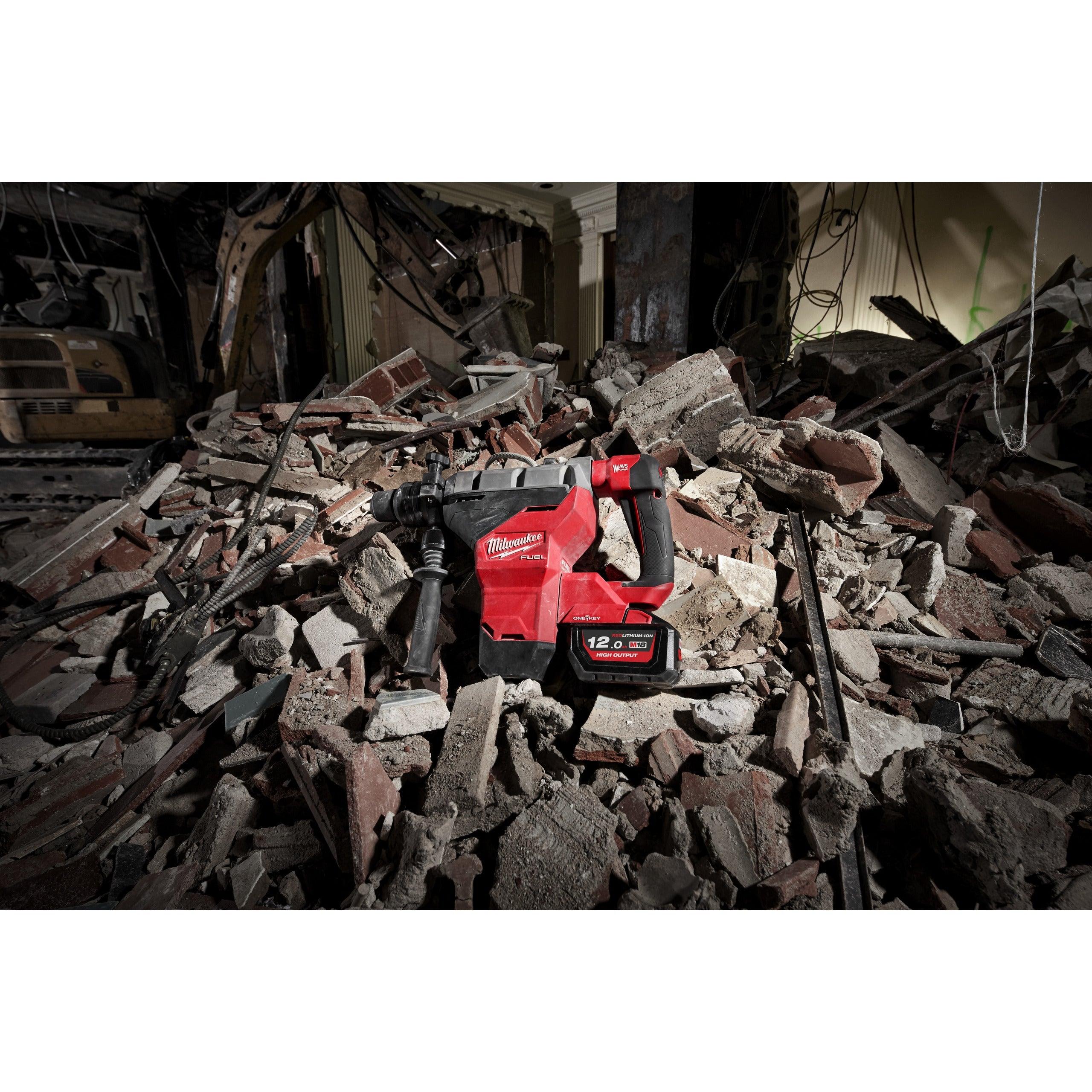 Ciocan rotopercutor M18FHM-121C, SDS-Max, clasa 8 kg M18 FUEL™ ONE-KEY