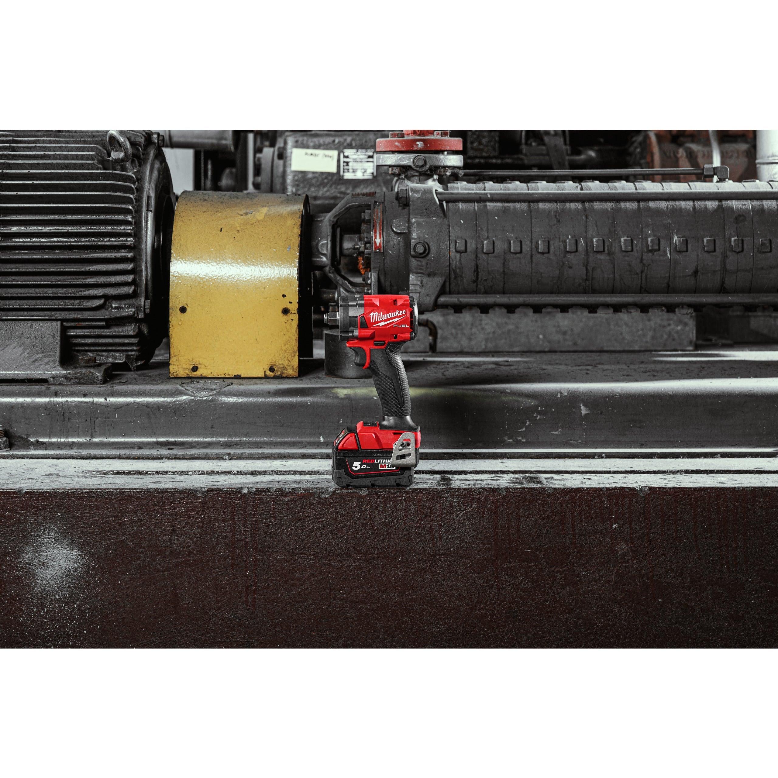 Cheie de impact Milwaukee 1/2″ 339Nm 18V M18FIW2F12-502X, M18 FUEL™ co
