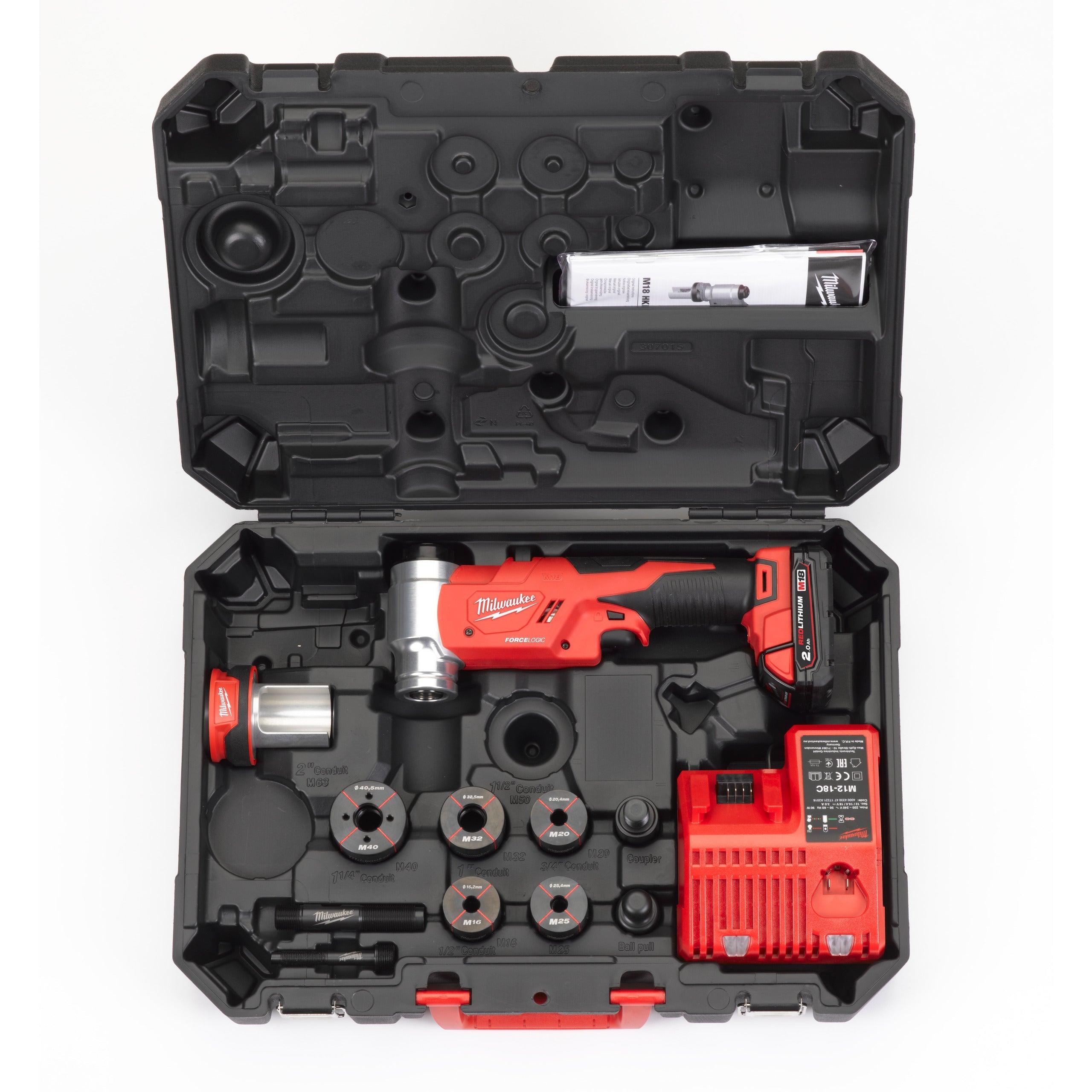 Mașină de ștanțat hidraulică M18™ FORCE LOGIC™ Milwaukee M18HKP-201CA, 1 x M18 B2 acumulator, M12-18 C încărcător, cutie plastic, cod 4933451204 - BIG STORE (Dynamic Tools SRL)